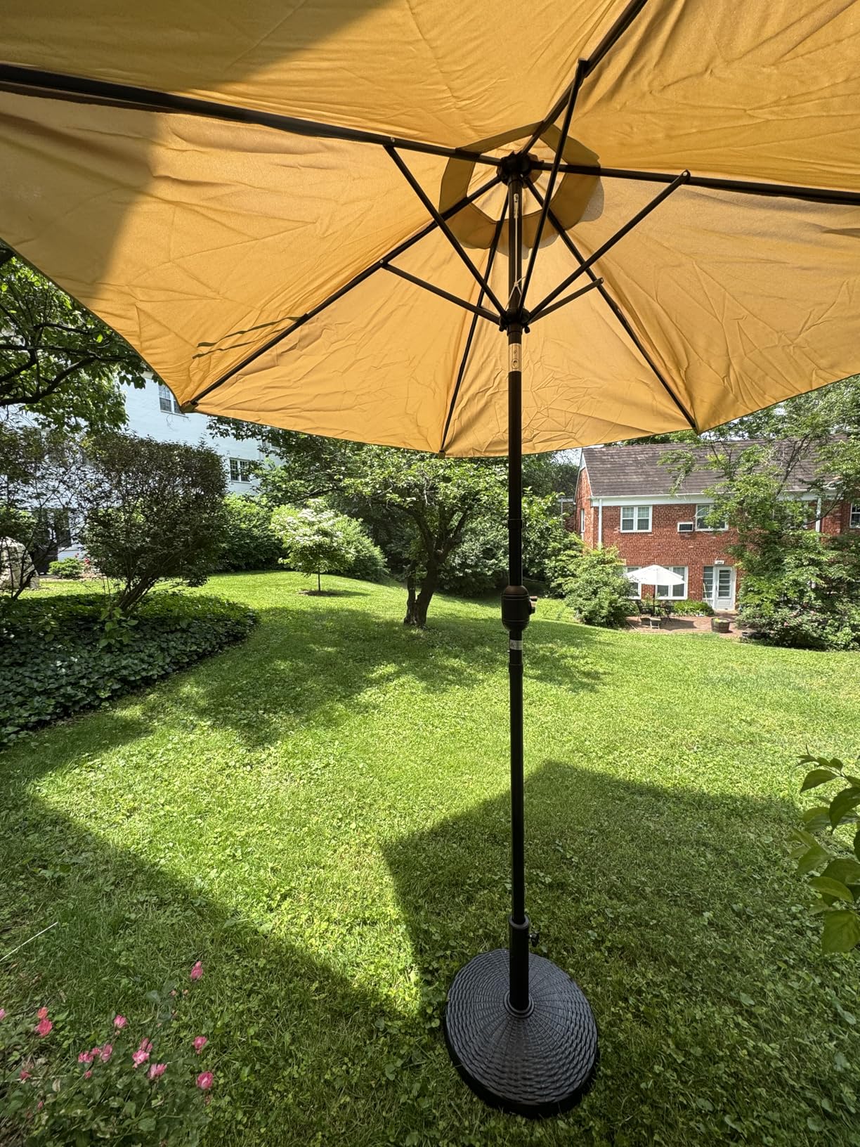 Yaheetech 9FT Patio Umbrella with 22lb Umbrella Base Included, Outdoor Market Umbrella with Push Button Tilt, Crank and Sturdy Ribs, Outdoor Yard Sun Shade w/Stand Heavy Duty customer photo 1