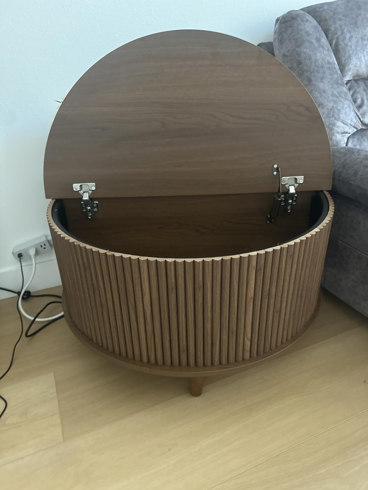 JOINICE Round Coffee Table with Storage, 31.5