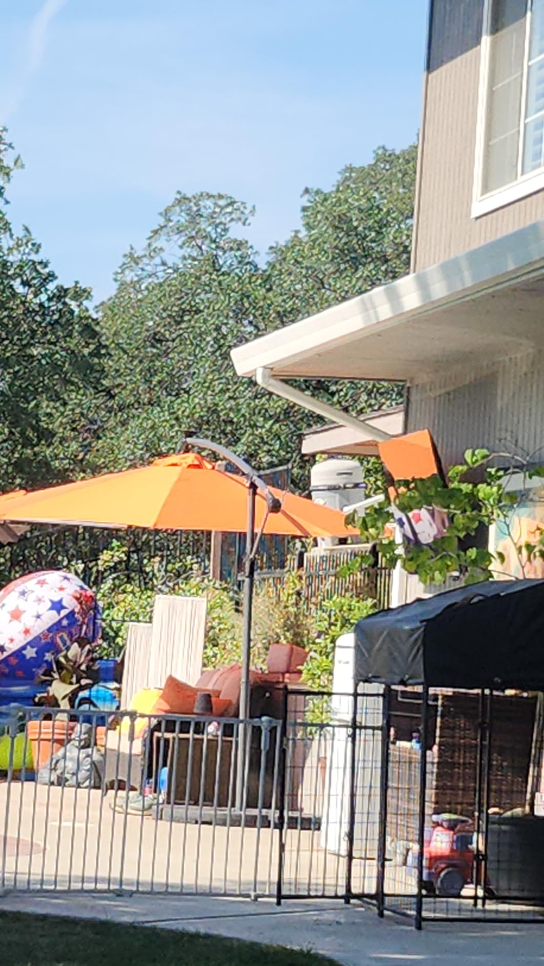 Best Choice Products 10ft Solar LED Offset Cantilever Hanging Market Patio Umbrella, Smooth 360 Degree Rotation, 8 Sturdy Ribs, Easy Adjustment - Tan customer photo 2