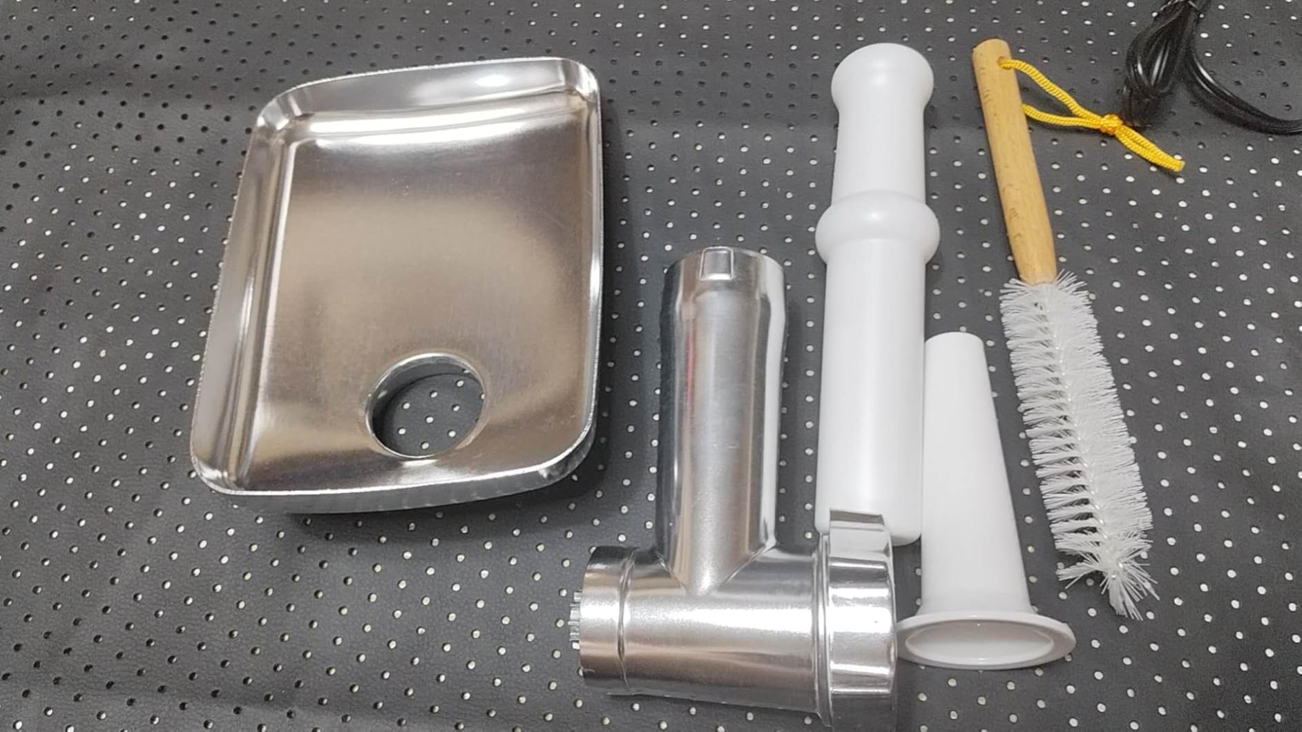 5.0 Upgrade Electric Meat Grinder【 3500W Super Motor】【SGS Certified SUS304 Blade & Plate】3-Second Fast Meat Grinding, Perfect For Meat Grinders For Home Use (SILVER) customer photo 1