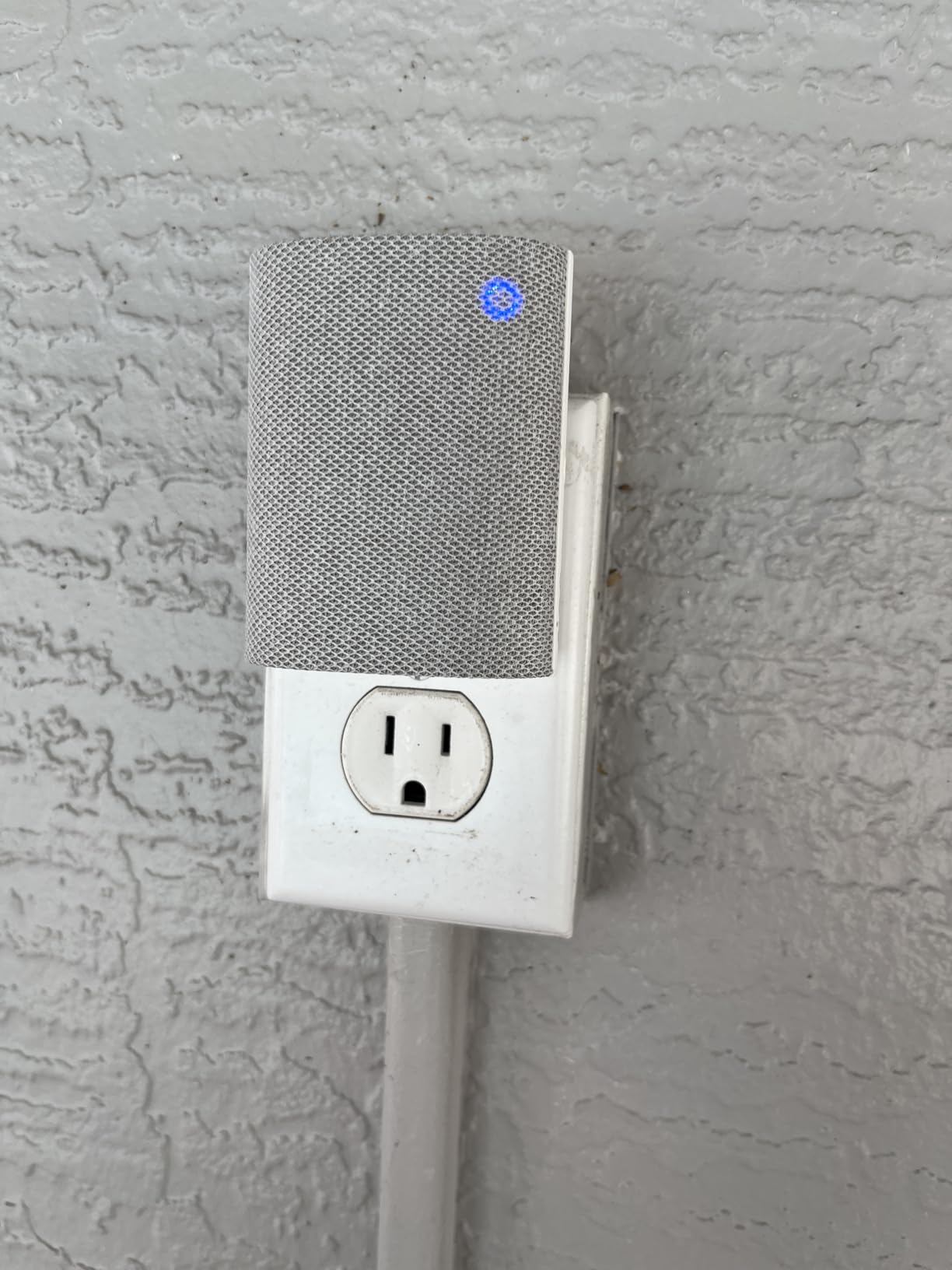 Ring Chime - Enhanced audio for real-time alerts, easy plug-in setup, simple wifi & Bluetooth connectivity, sleek design, White customer photo 1