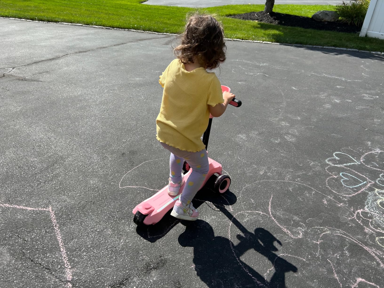 Electric Scooter for Kids with 3 LED Lighted Wheels, Adjustable Height & Lean-to-Steer, Anti-Slip Deck with Lights, Easy-Fold Mechanism, Balance Scooter for Kids, Toddlers customer photo 1