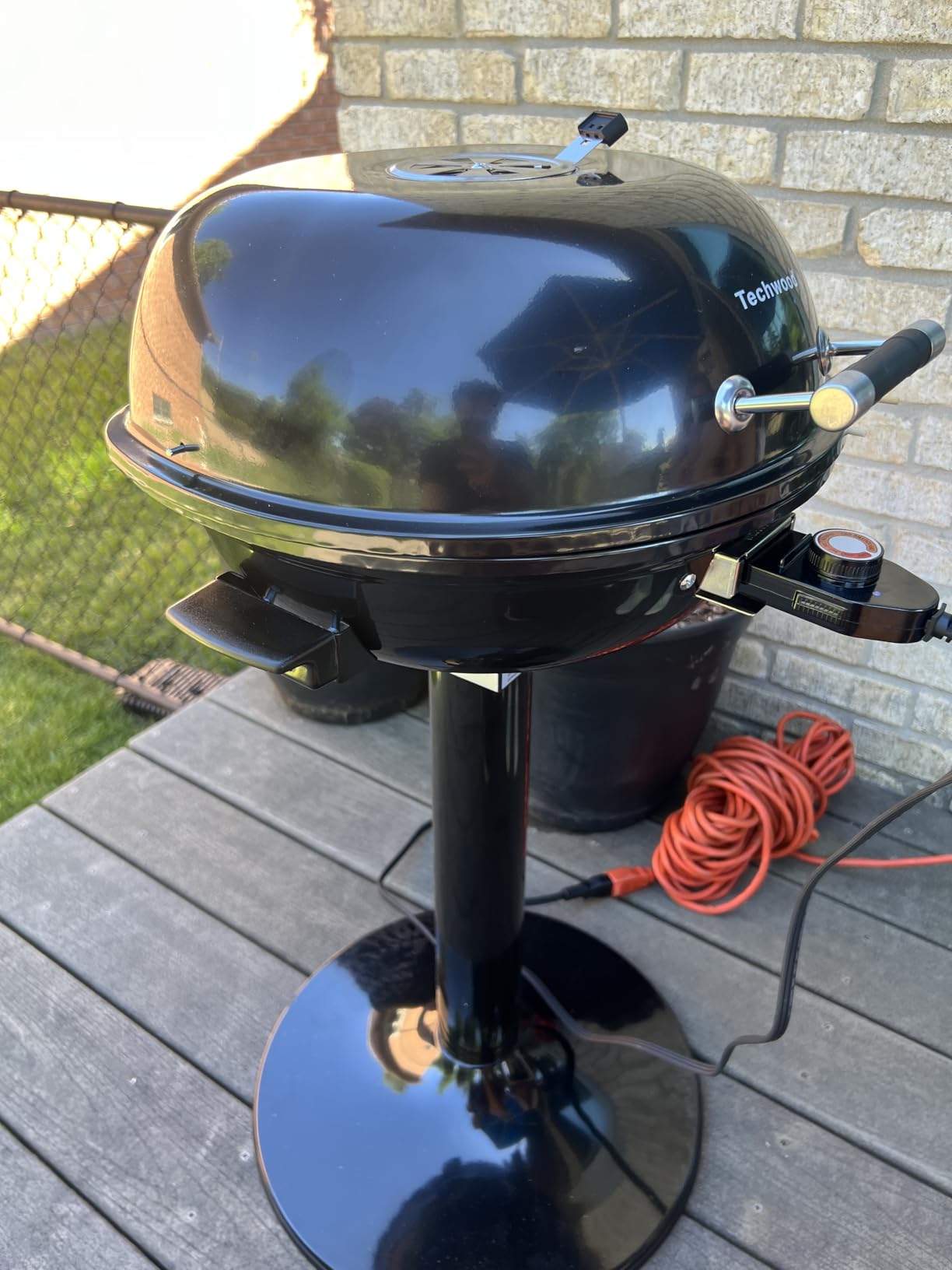 Electric Grill, Techwood Indoor/Outdoor Electric BBQ Grill, 1600W Portable Removable Stand Grill with Adjustable Heat & Drip Tray, Double Layer Design for Party, Patio & Backyard (Black) customer photo 1