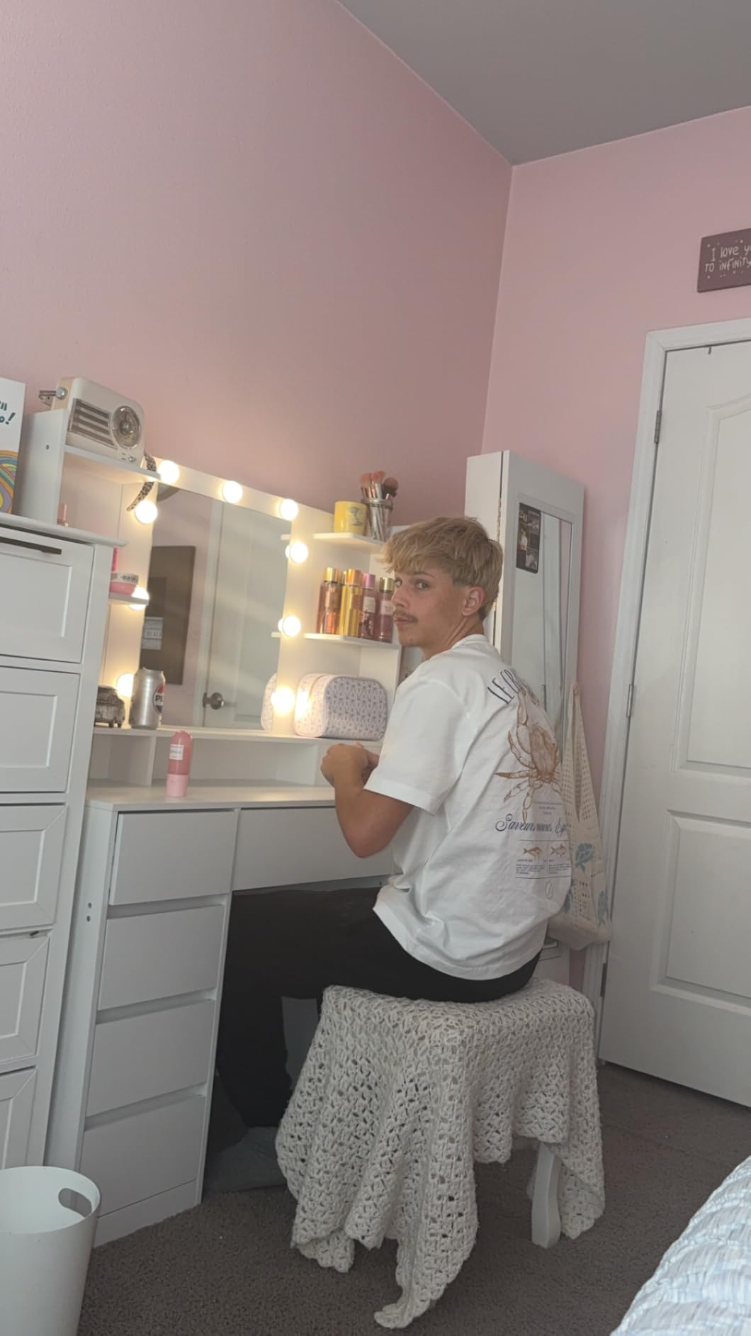 VASAGLE Kailyn Collection - Vanity Desk with Mirror and 9 LED Bulbs, Vanity Makeup Table with Power Outlets, Dressing Table with 9 Drawers, for Bedroom, Cloud White URDT141WB01S customer photo 2
