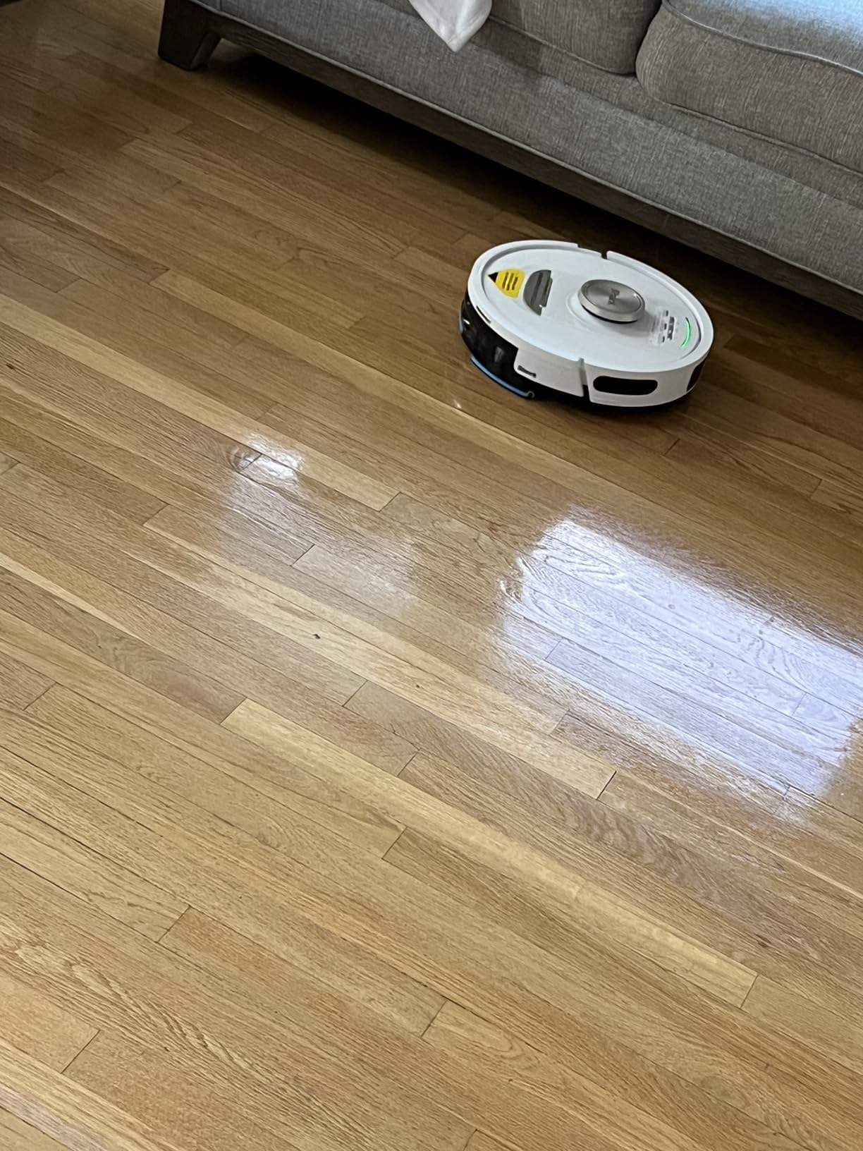 Shark Stratos 2-in-1 Robot Vacuum & Mop for Carpets & Hard Floors, Powerful Suction & Mopping for Pet Hair, Self-Empty & Self-Clean NeverTouch Base, 60-Day Capacity, HEPA, White (AV2700ZE) customer photo 2