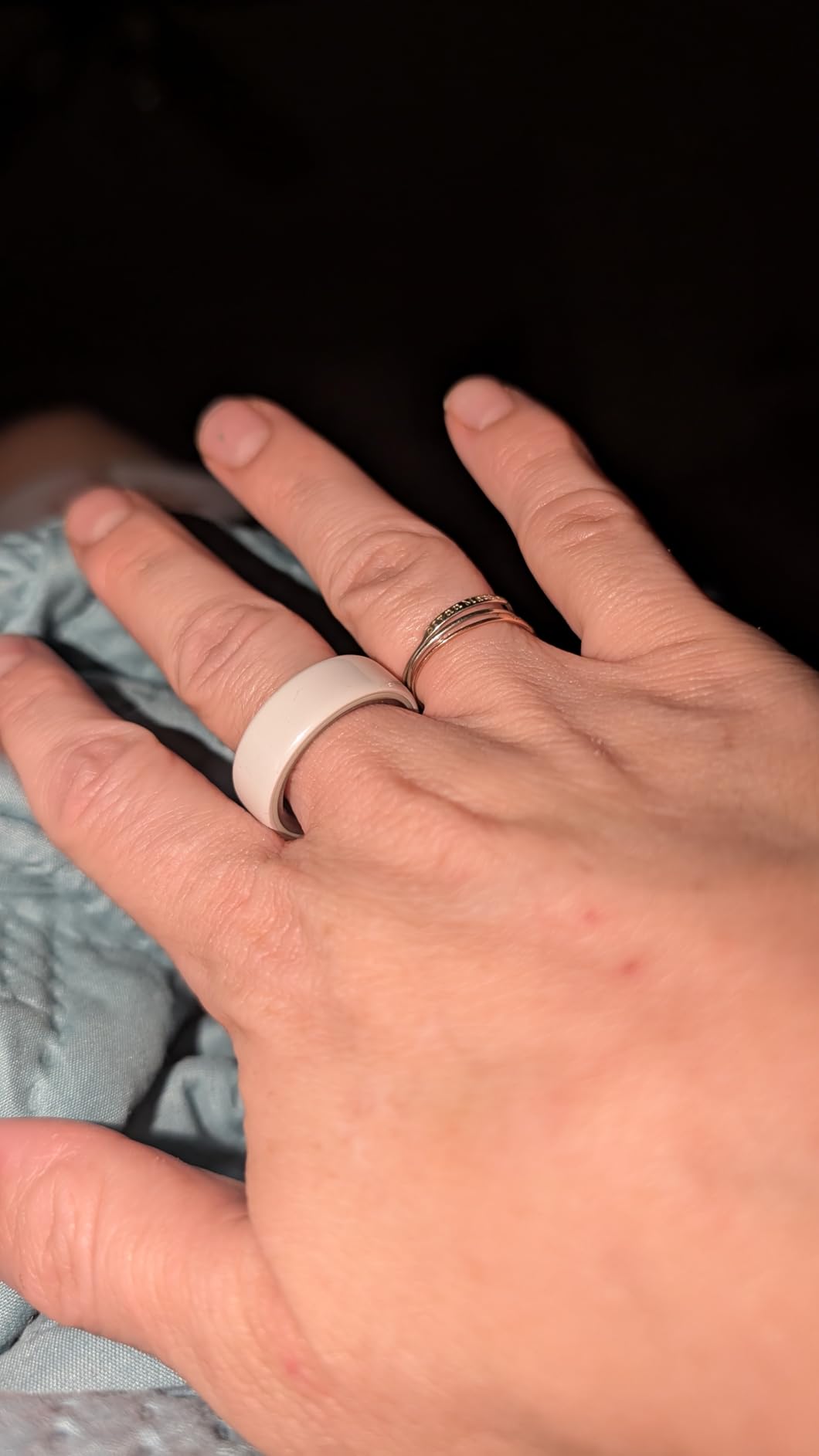 Oura Ring 4 - Ceramic Petal - Size 8 - Sleep, Activity, Women's Health, AI Advisor, Up to 8 Days of Battery Life, Size Before You Buy, Android & iOS Compatible customer photo 1