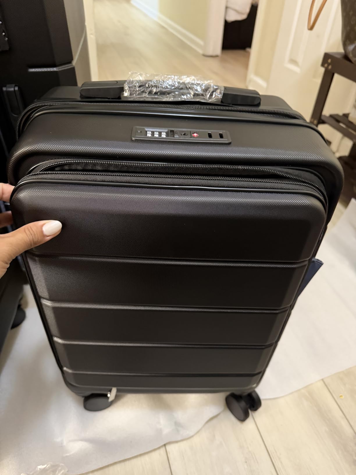 Luggage Sets 3 Piece, Expandable Hardshell Suitcase with TSA Lock & Silent Spinner Wheels, Lightweight Hardside Travel Suitcase Set for International Trips (20/24/28 in, Black) customer photo 2