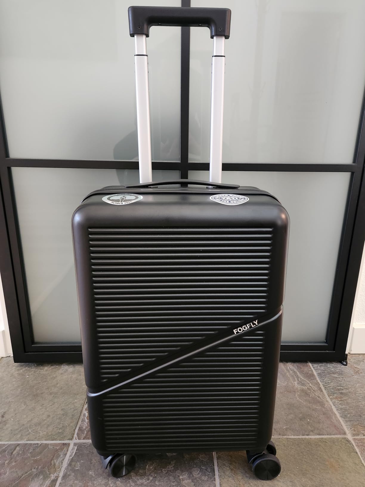 Carry On Luggage Airline Approved 20 Inch Hardside Suitcase with Spinner Wheels, Lightweight PC Rolling Luggage with TSA Lock & USB Charging Port customer photo 2