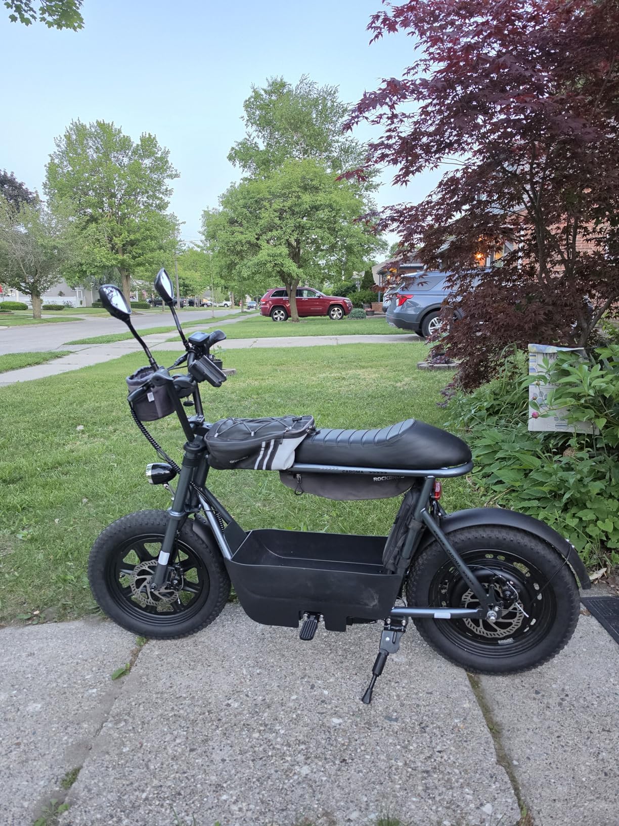 Caroma Peak 1200W/800W/500W Electric Scooter with Seat, 16