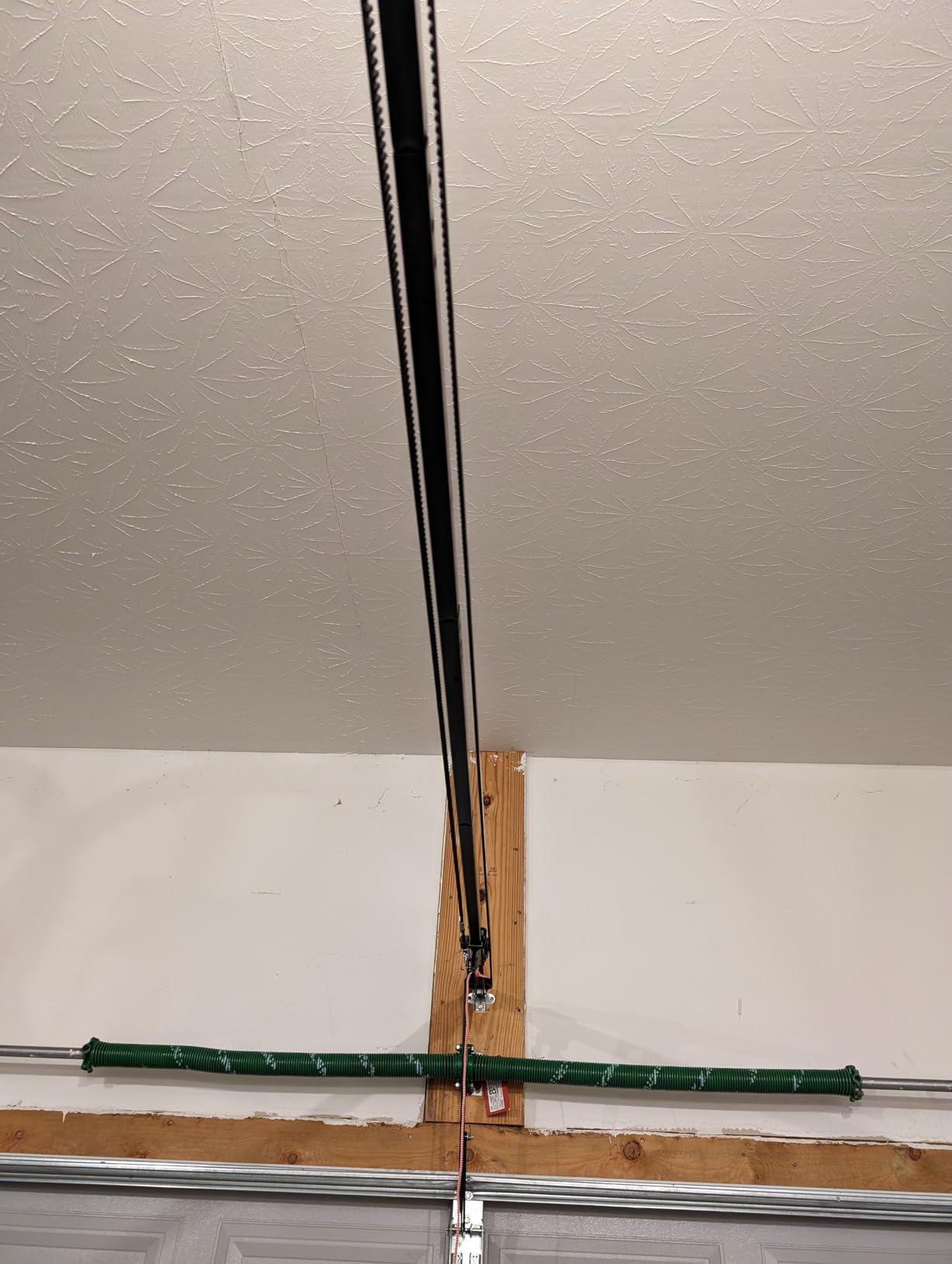 Chamberlain 1/2 HP Belt Drive Smart Garage Door Opener with Battery Backup, 1-Bulb Lighting, and myQ Connectivity customer photo 2