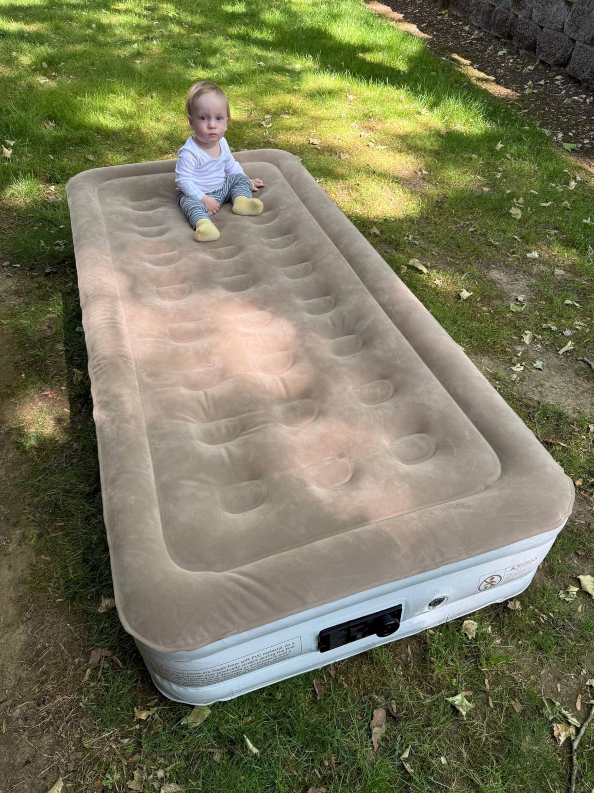 Sebor Air Mattress with Built-in Pump, Comfortable Self-Inflating Air Mattress with High-Speed Pump, Durable Blow Up Mattress with Storage Bag for Guests, Camping (Khaki White, 18