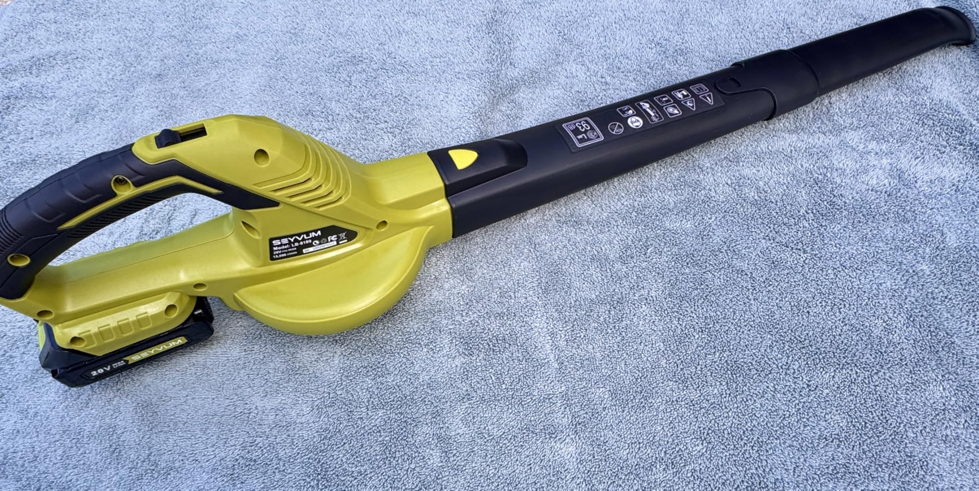 SEYVUM Leaf Blower, 20V Cordless Blower with 2 x 2.0Ah Battery, Electric Leaf Blowers for Lawn Care, 350 CFM 150 MPH Battery Powered Leaf Blower, for Patio, Garden Cleaning, Fast Charger, Lemon Green customer photo 1