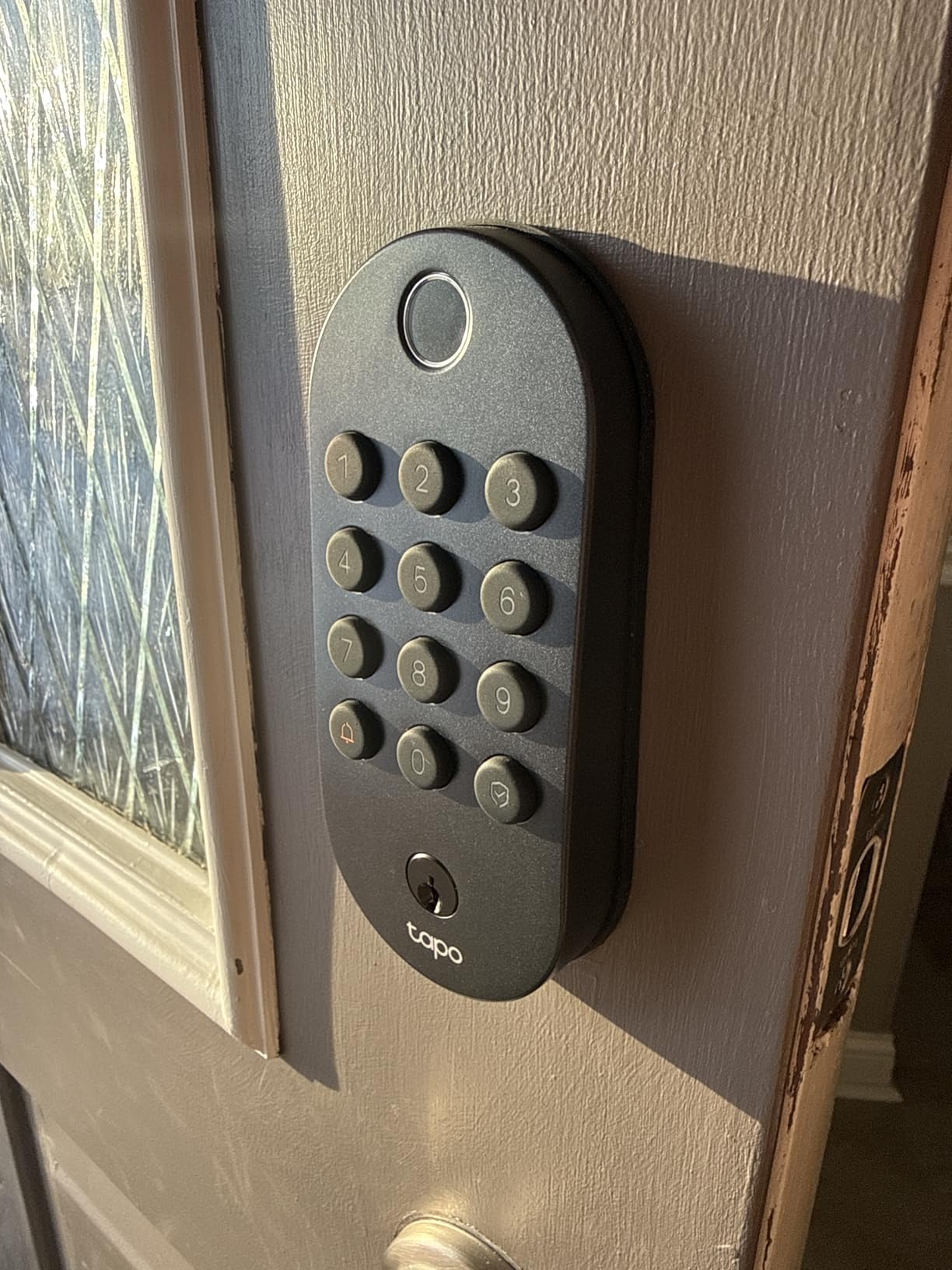 Tapo Smart Wi-Fi Deadbolt Door Lock - Fingerprint Recognition, Keyless Tactile Buttons & in-App Monitoring, Auto-Lock, IP54, BHMA Certified, Compatible with Standard Door Sizes, Tapo DL105 customer photo 1