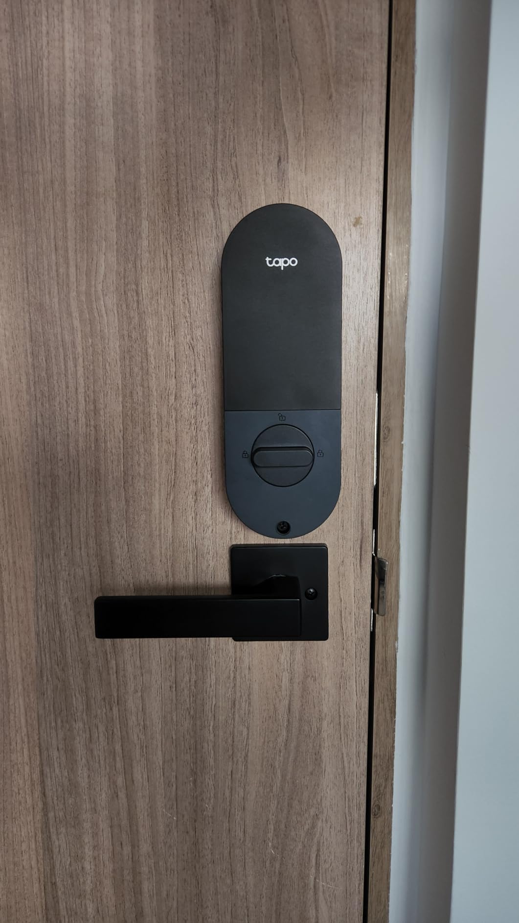 Tapo Smart Wi-Fi Deadbolt Door Lock - Fingerprint Recognition, Keyless Tactile Buttons & in-App Monitoring, Auto-Lock, IP54, BHMA Certified, Compatible with Standard Door Sizes, Tapo DL105 customer photo 2