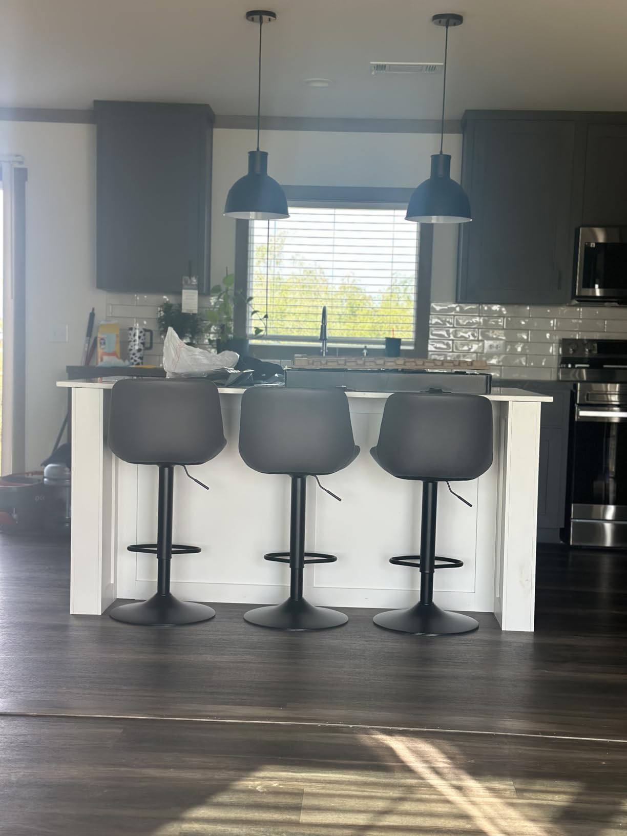 Youhauchair Bar Stools Set of 2, Swivel Counter Height Barstools with Back, Adjustable PU Leather Bar Chairs, Modern Armless Kitchen Island Stool, Light Brown customer photo 1