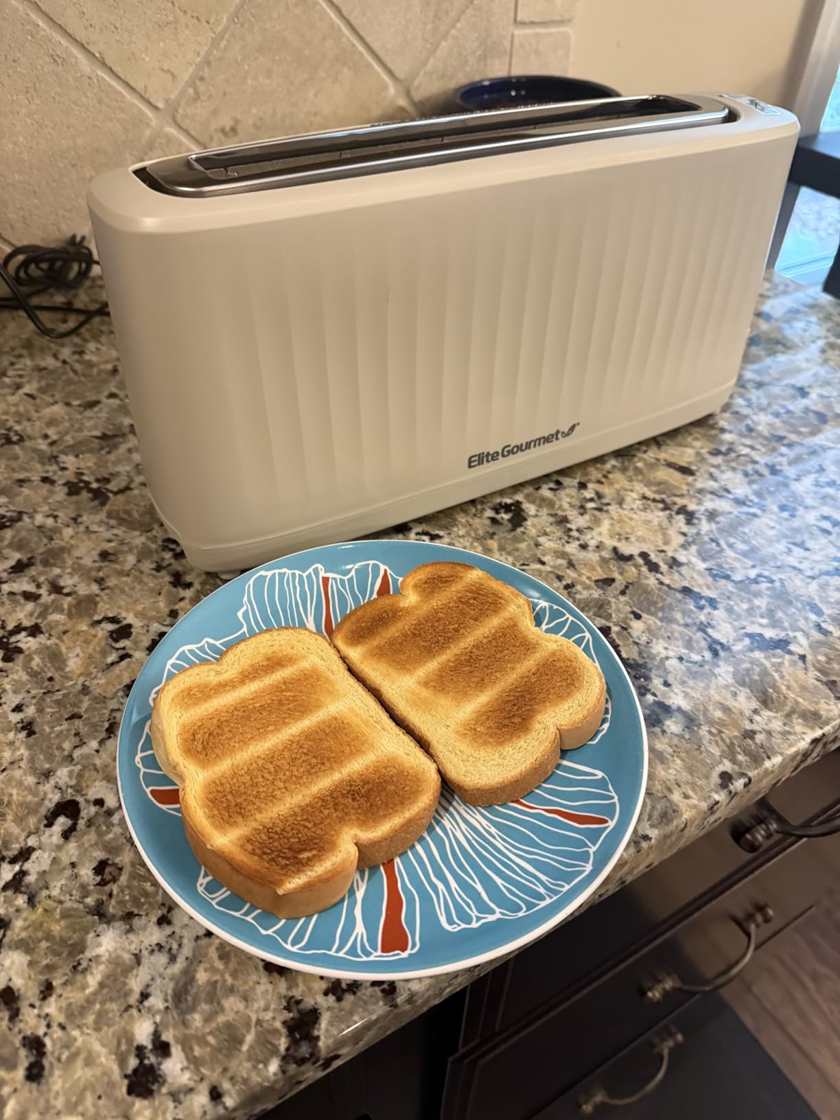 Elite Gourmet ECT2517G SLIMTOAST 2-Slice Long Slot Toaster, Cool-Touch Body, 6 Browning Shades, Extra-Wide 1.5