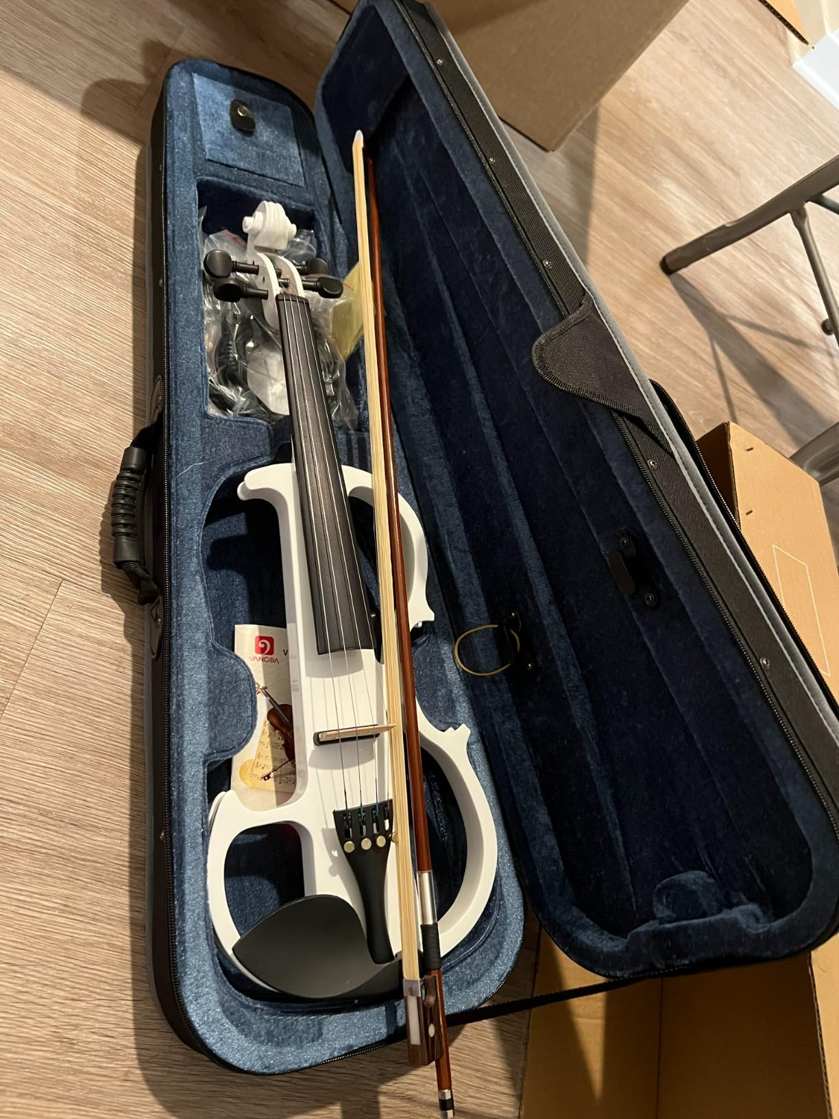 Vangoa Electric Violin 4/4 Full Size, Solid Wood Ebony Silent Violin with Professional Pickup & 3-Band EQ, Headless Lightweight Design, Brown customer photo 1