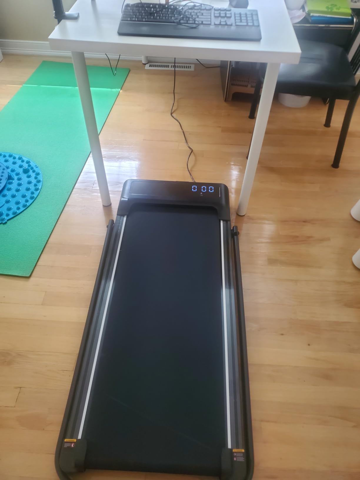 Portable Walking Pad Treadmills for Home Small, Electric Mini Walking Treadmill for Exercising, 3.0HP Compact Walking Pad Treadmill with Handle Bar, 0.6-7.6MPH, 350LB Capacity customer photo 2