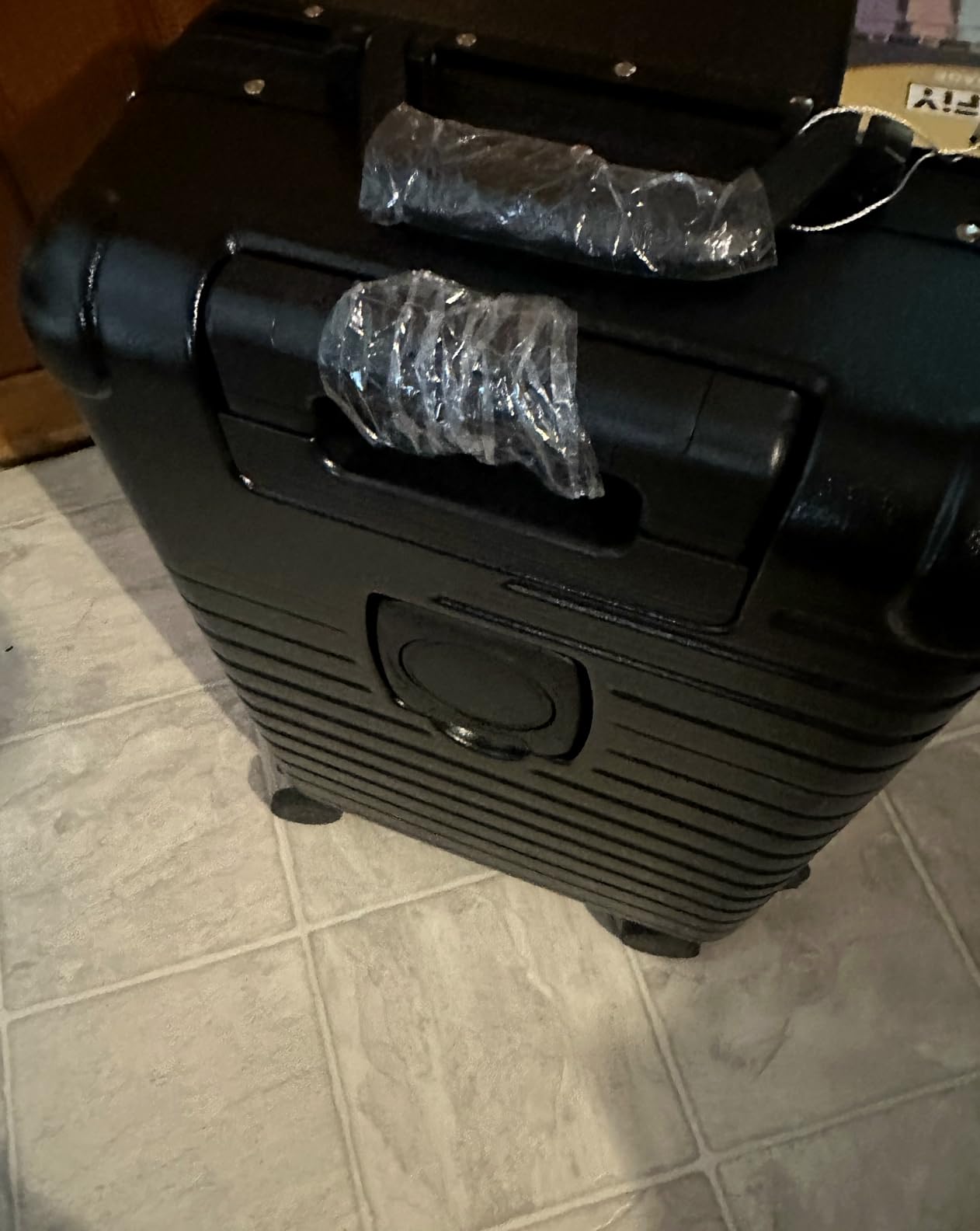 TIYFIY 20 Inch Carry On with Zipperless Aluminum Frame, Front Pocket, USB Charging, 360 Spinner Wheels, TSA Lock customer photo 1