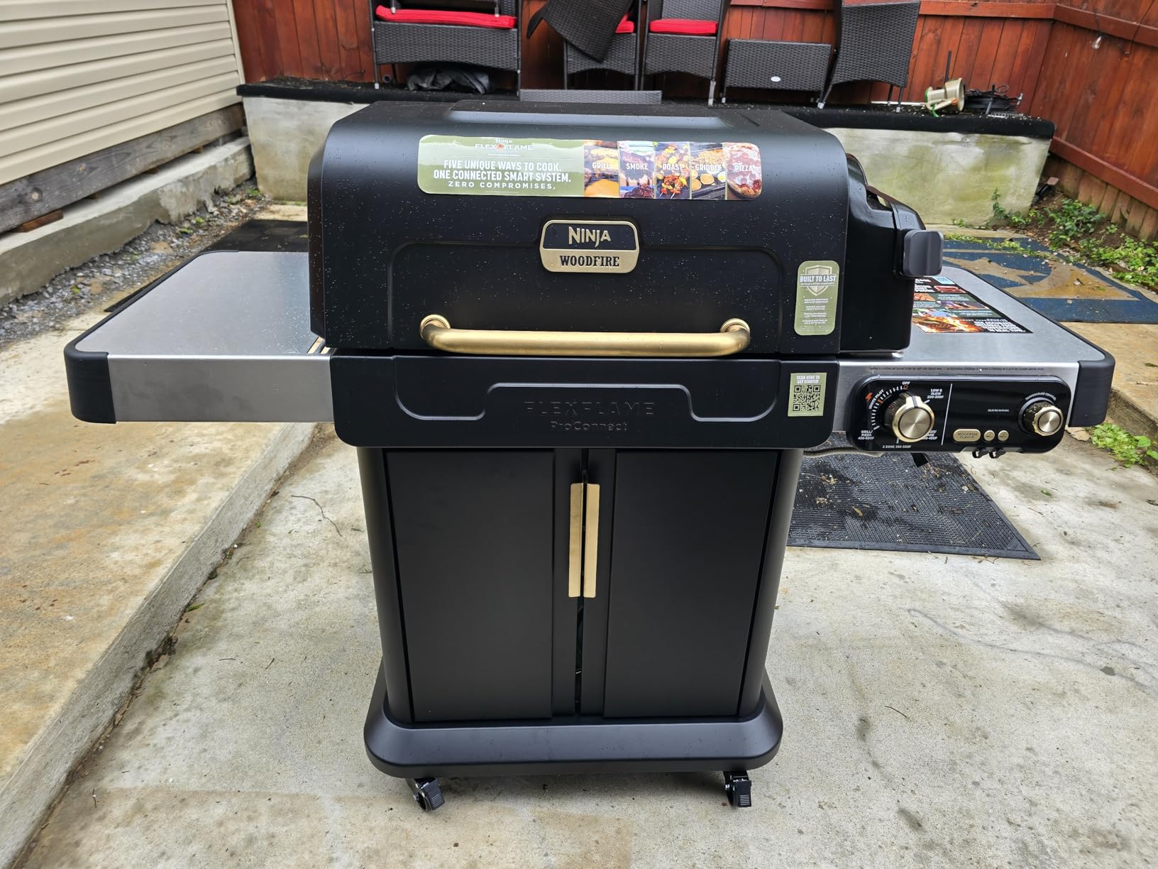 Ninja FlexFlame ProConnect Grill & Smoker PG305, 5-in-1 Smart Cooking System, Electric & Propane, App-Connected, 3-Burner Digital Control, Roast, Griddle & Pizza Maker, Black/Gold customer photo 2