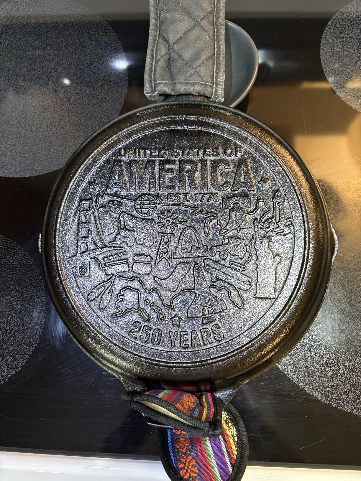 Lodge 12 Inch Cast Iron Skillet - Pre-Seasoned Frying Pan with Teardrop Handle - 250th Anniversary Logo - Made in USA customer photo 2