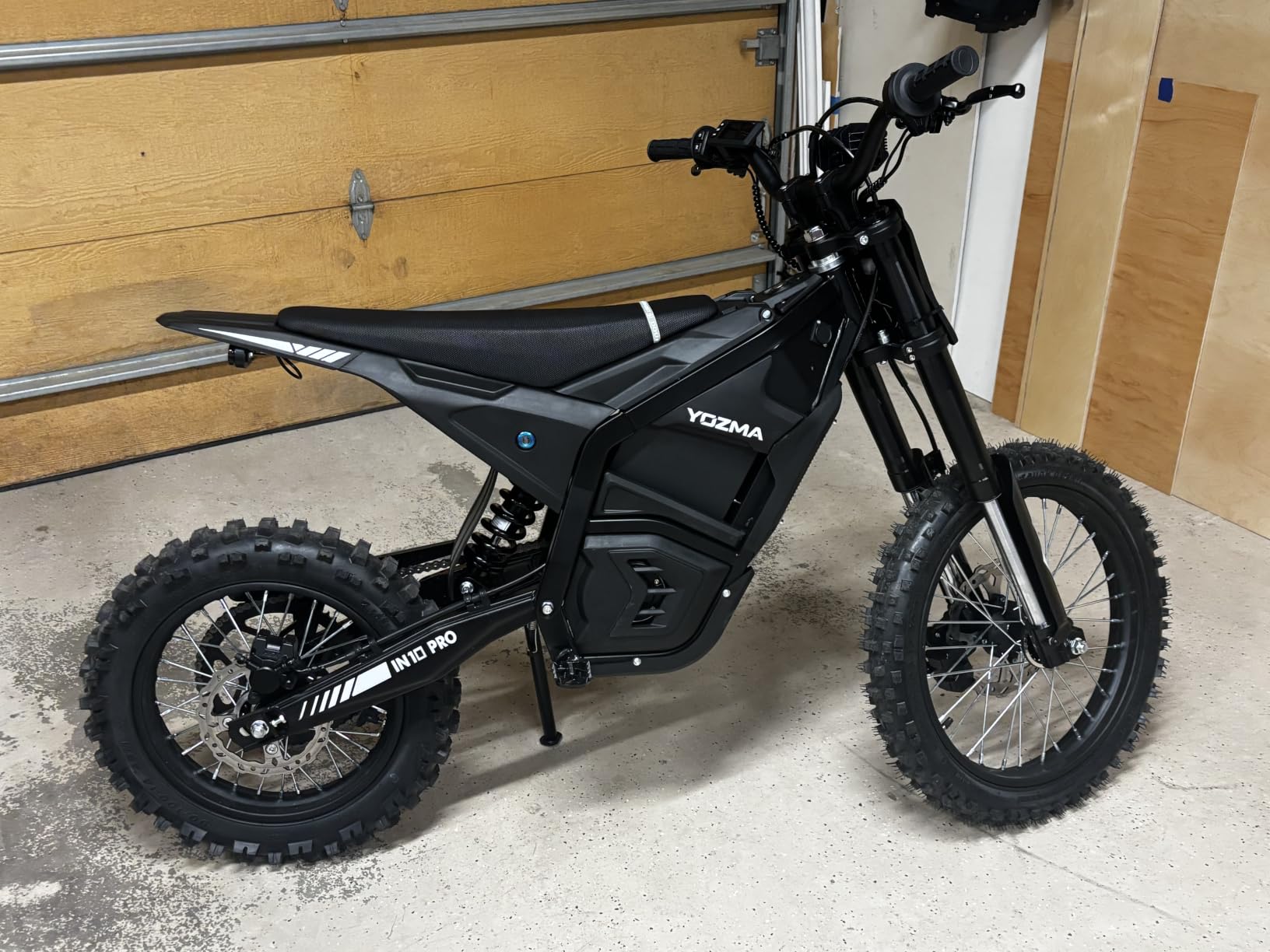 Yozma IN10 Pro Electric Dirt Bike, 5500 Peak Mid-Drive Motor, 50 Mph Max Speed Ebike, 60V 27AH Battery with 60 Miles Max Range, 17''/14'' Off-Road Tires, Hydraulic Brakes & Dual Shock Absorption customer photo 1