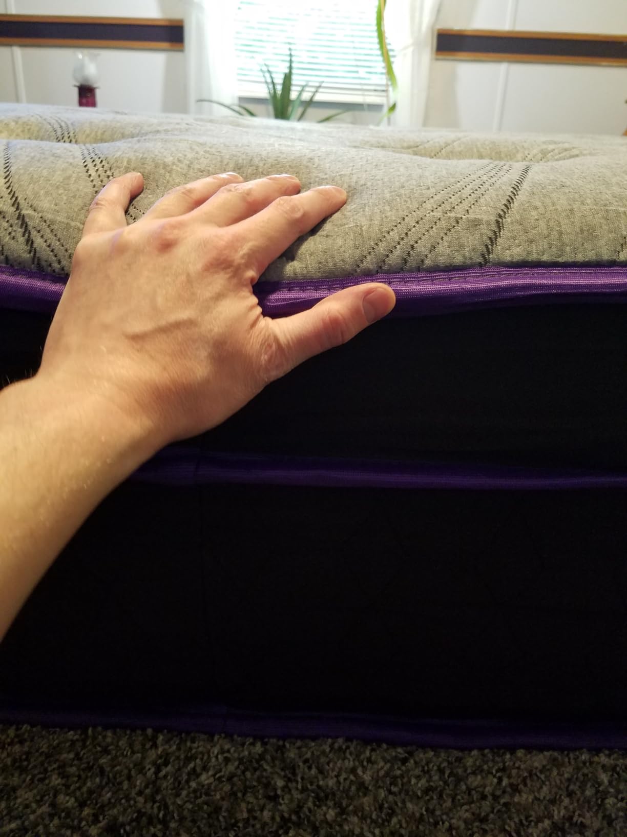 FANSACE Firm King Size Mattress, 14 Inch Deluxe Hybrid King Mattress in a Box, Cooling-Gel Memory Foam & Pocket Springs, Pressure Relief, Extra Edge Support, 365-Night Trial (2026 Upgraded Support) customer photo 1