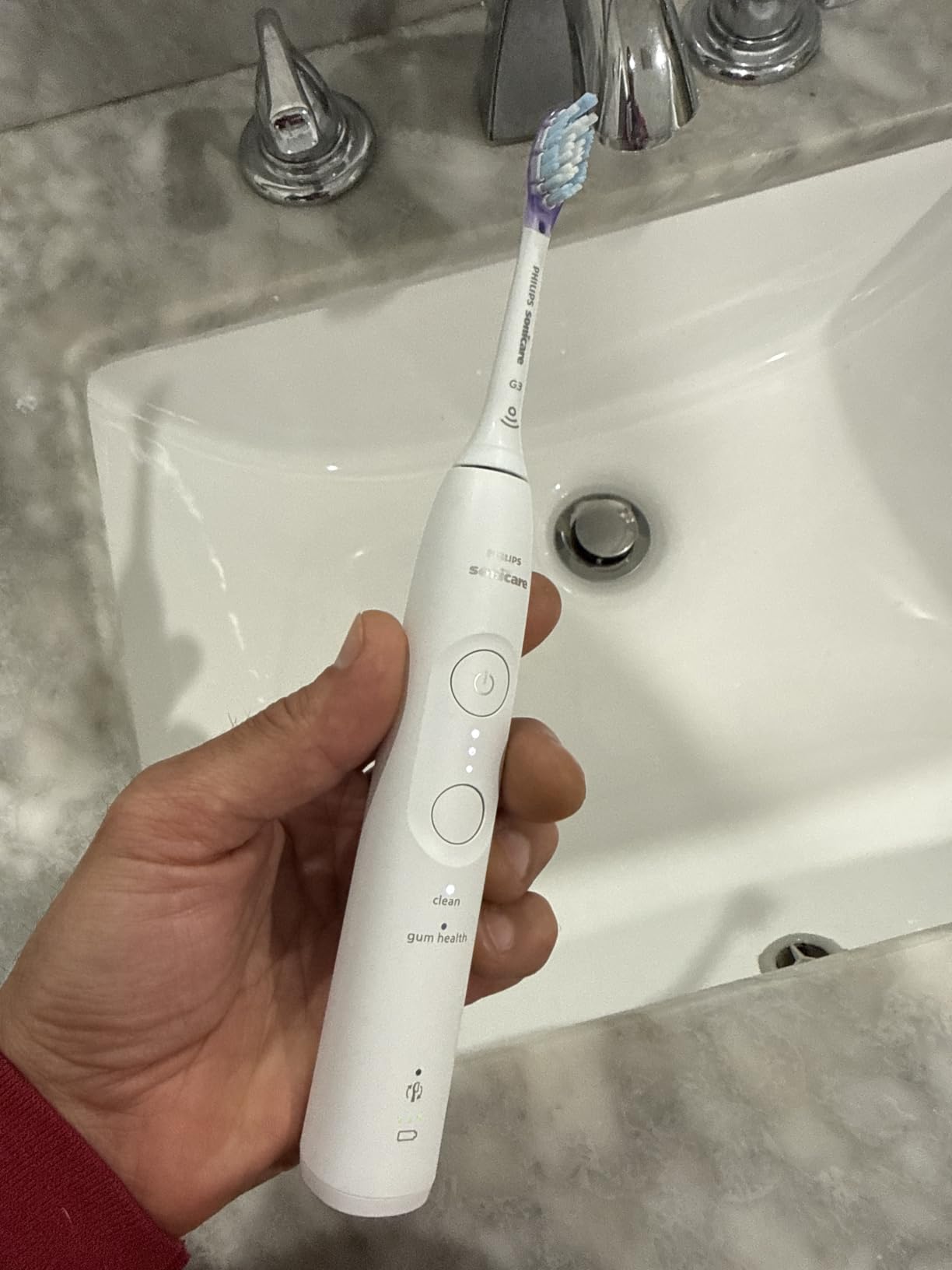 Philips Sonicare 5950 Series Electric Toothbrush, with Pressure Sensor, for Sensitive Gums, 6 Brushing Settings, SmarTimer, BrushPacer, 21-Day Runtime, Travel Case, White, HX7130/03 customer photo 1