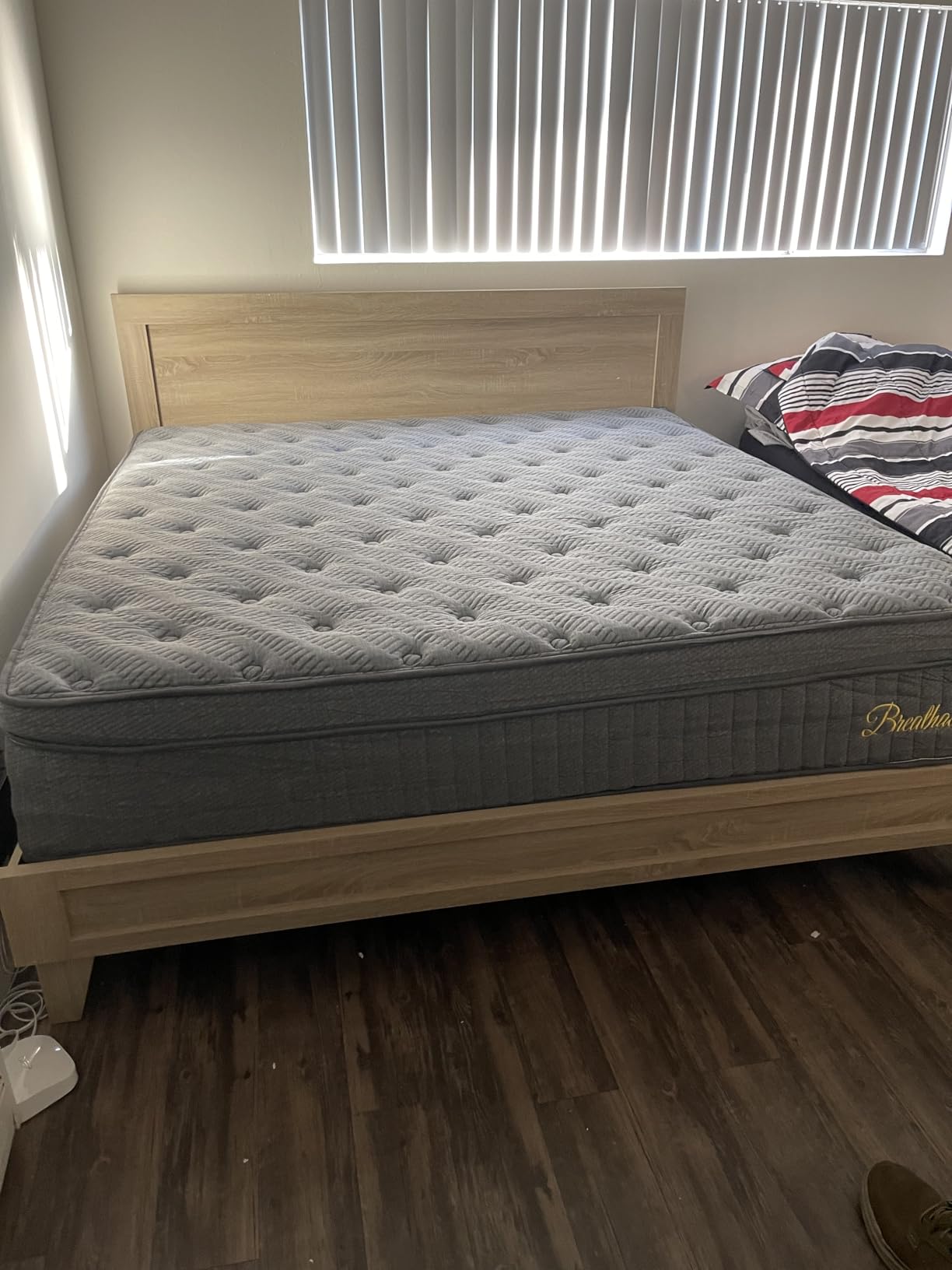 inight King Size Mattress 14 Inch - Medium Plush Hybrid, Nebulign Cooling Foam & Pocket Coils, Cloud-Soft for Side Sleepers & Co-Sleeping Families, Fiberglass-Free, 365-Night Trial customer photo 2