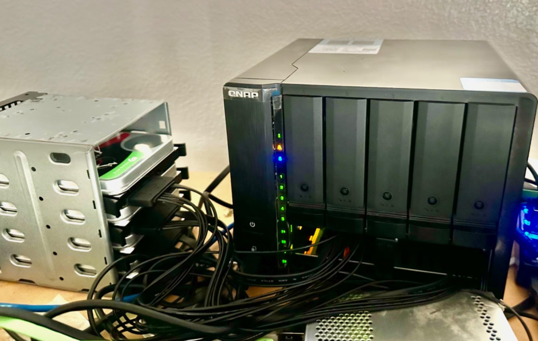QNAP TS-932PX-4G 5+4 Bay High-Speed NAS with Two 10GbE and 2.5GbE Ports customer photo 2