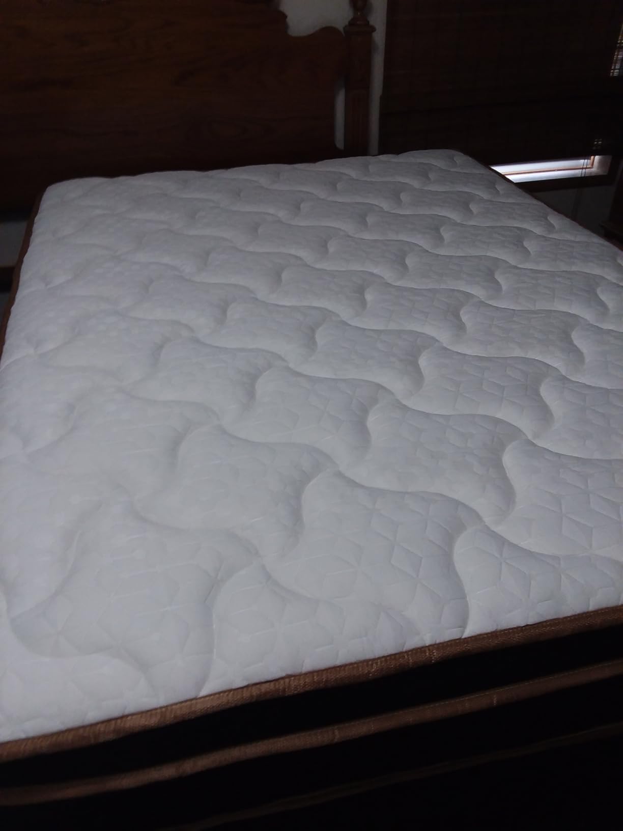 Queen Mattress 14 Inch, Cooling Hybrid Bed in a Box, Individual Pocket Springs, Motion Isolation, Targeted Hip/Shoulder/Lumbar Support, Fiberglass-Free, Ergonomic Zones, 365-Night Trial, CertiPUR-US customer photo 2