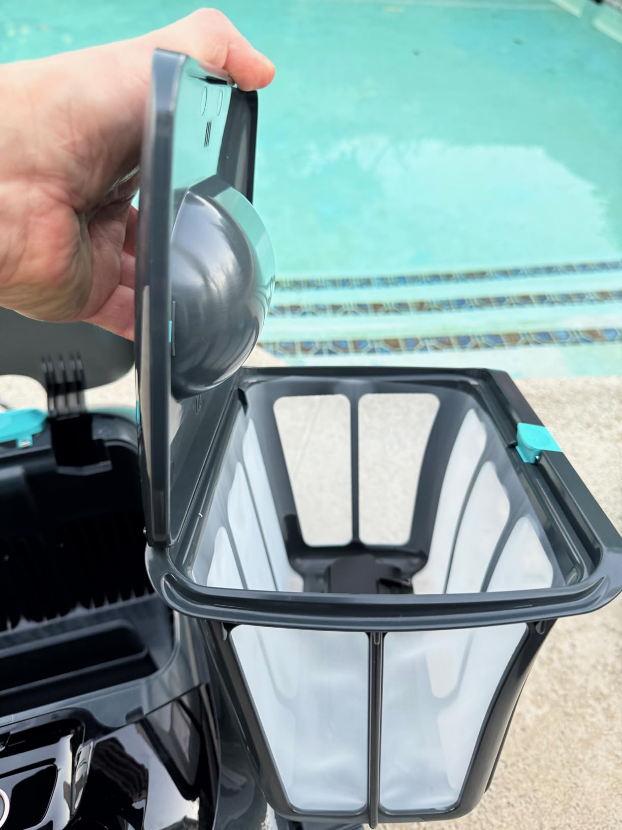 (2026 Upgrade) Aiper Scuba S1 Robotic Pool Cleaner, 270 Min Runtime, Floor/Wall/Waterline/Shallow Area Cleaning, Ultra-fine Filter, Smarter Navigation, High-Precision Sensors, App Support customer photo 1
