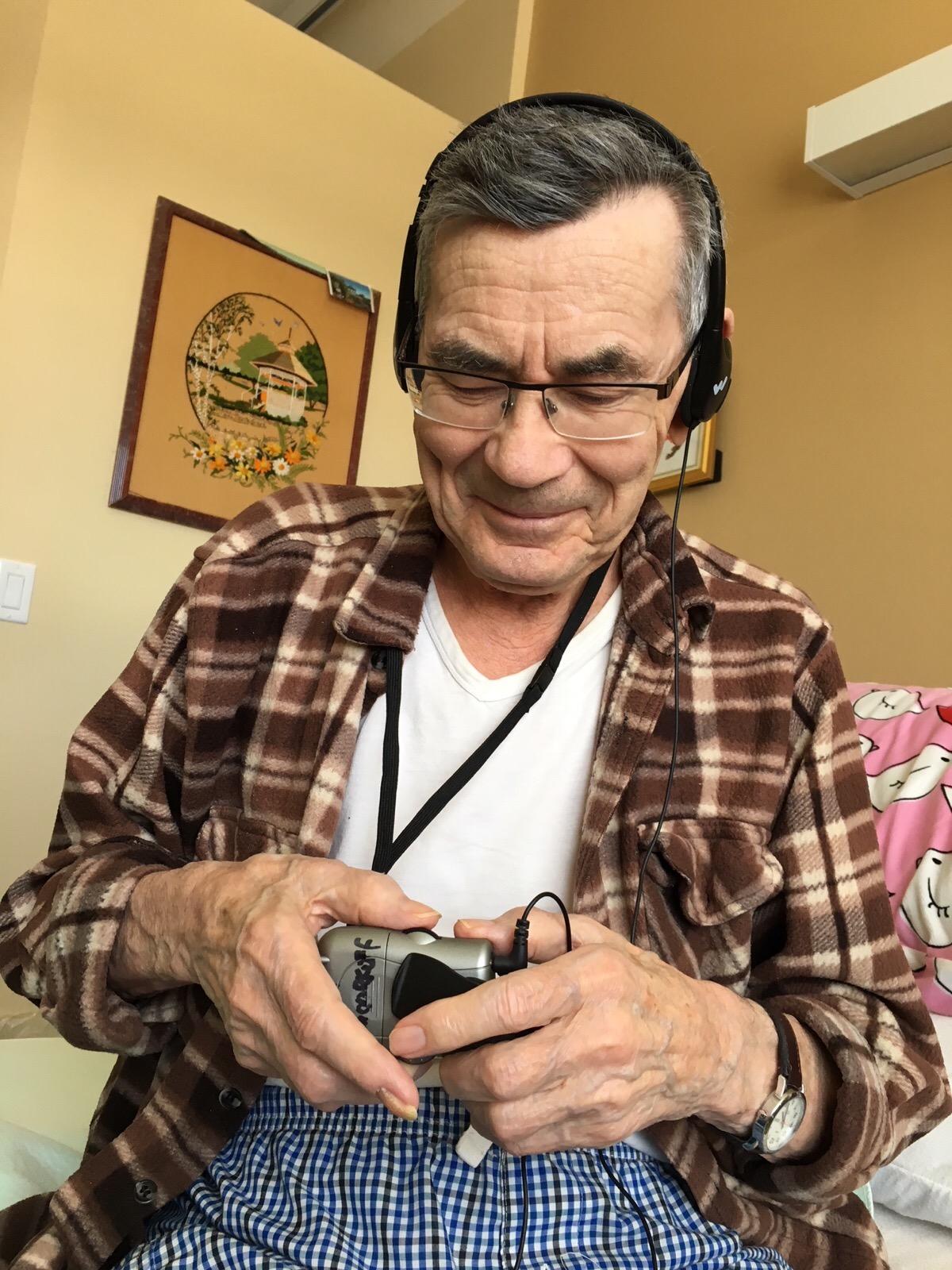 Williams Sound Pocketalker Ultra Hearing Amplifier | Easy-to-Use Hearing Amplifier for Seniors | Year Supply of Batteries | Amplified Sound Assistive Listening Device with Headphones for Elderly customer photo 1