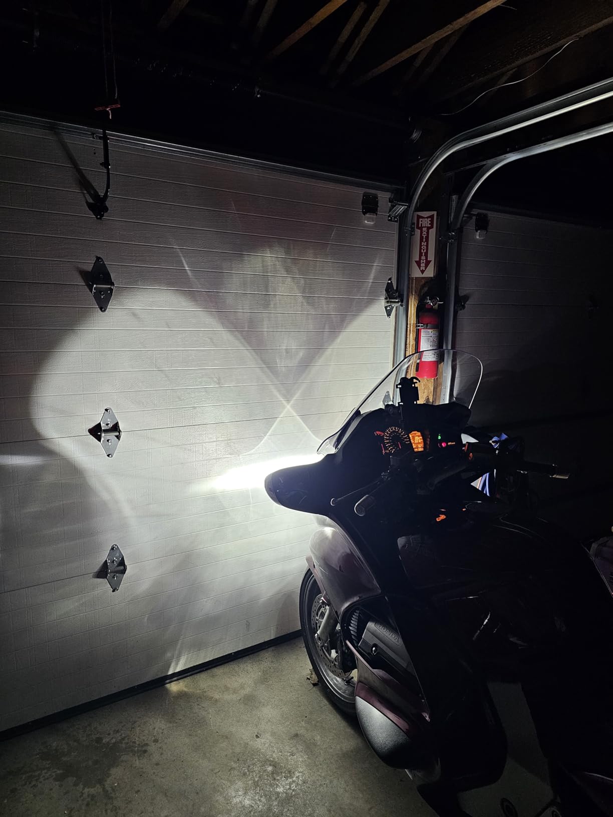 BEAMTECH H-4 Bulbs, S1 Series 9003 Fanless 300% Brighter 6500K White Fog Light, 2 Bulbs customer photo 1
