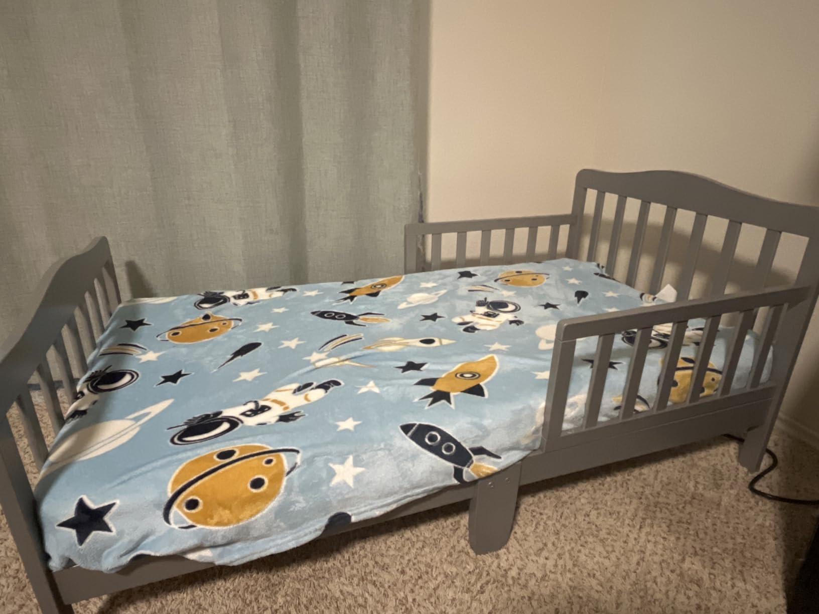 Dream On Me Classic Design Toddler Bed, Safety Rails, GREENGUARD Gold, Steel Grey customer photo 1