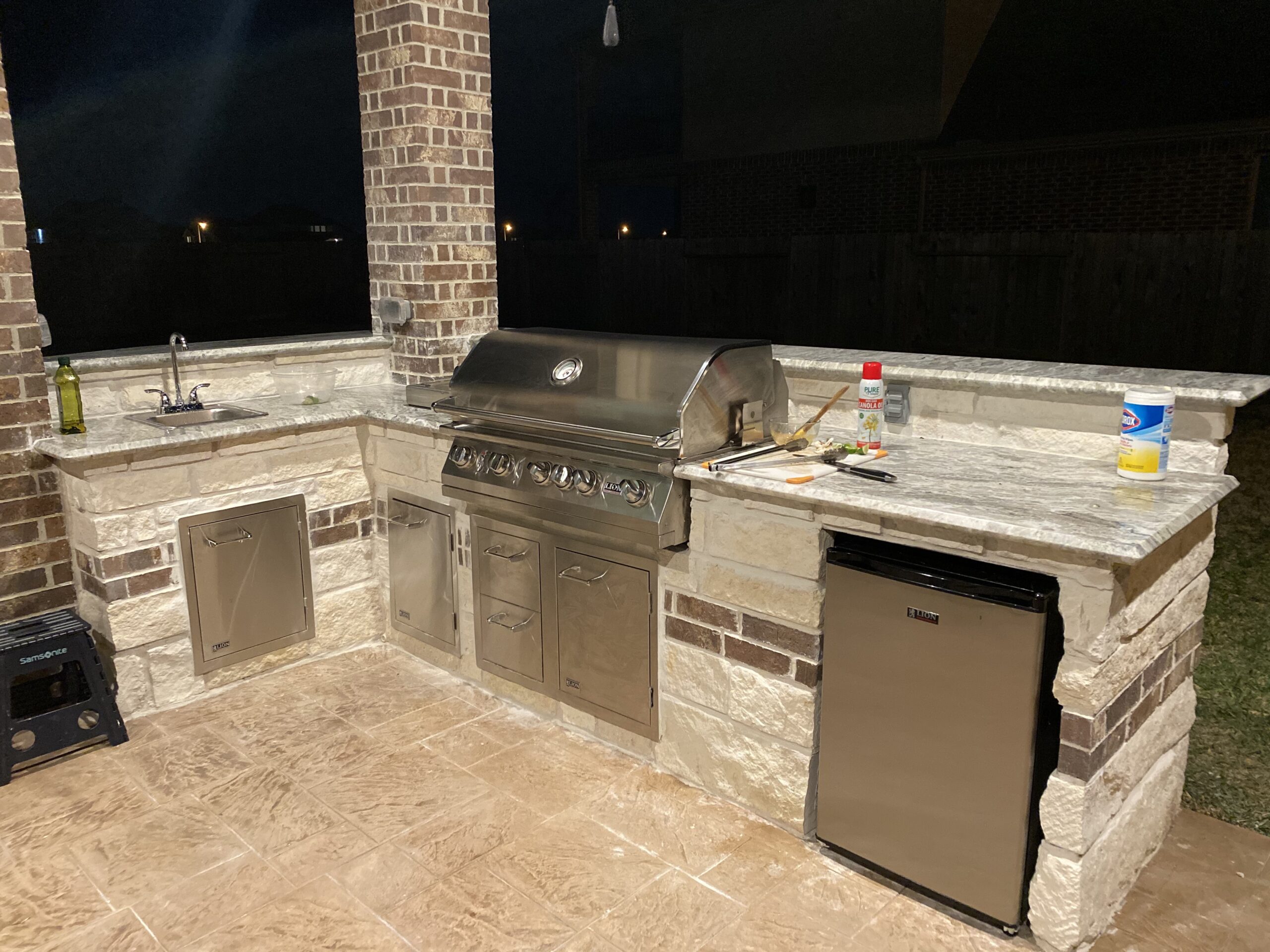 Lion 40-Inch Natural Gas Grill L90000 with Refrigerator and Door and Drawer Combo and Drop-In Sink with and 5 in 1 BBQ Tool Set Best of Backyard Package Deal customer photo 1