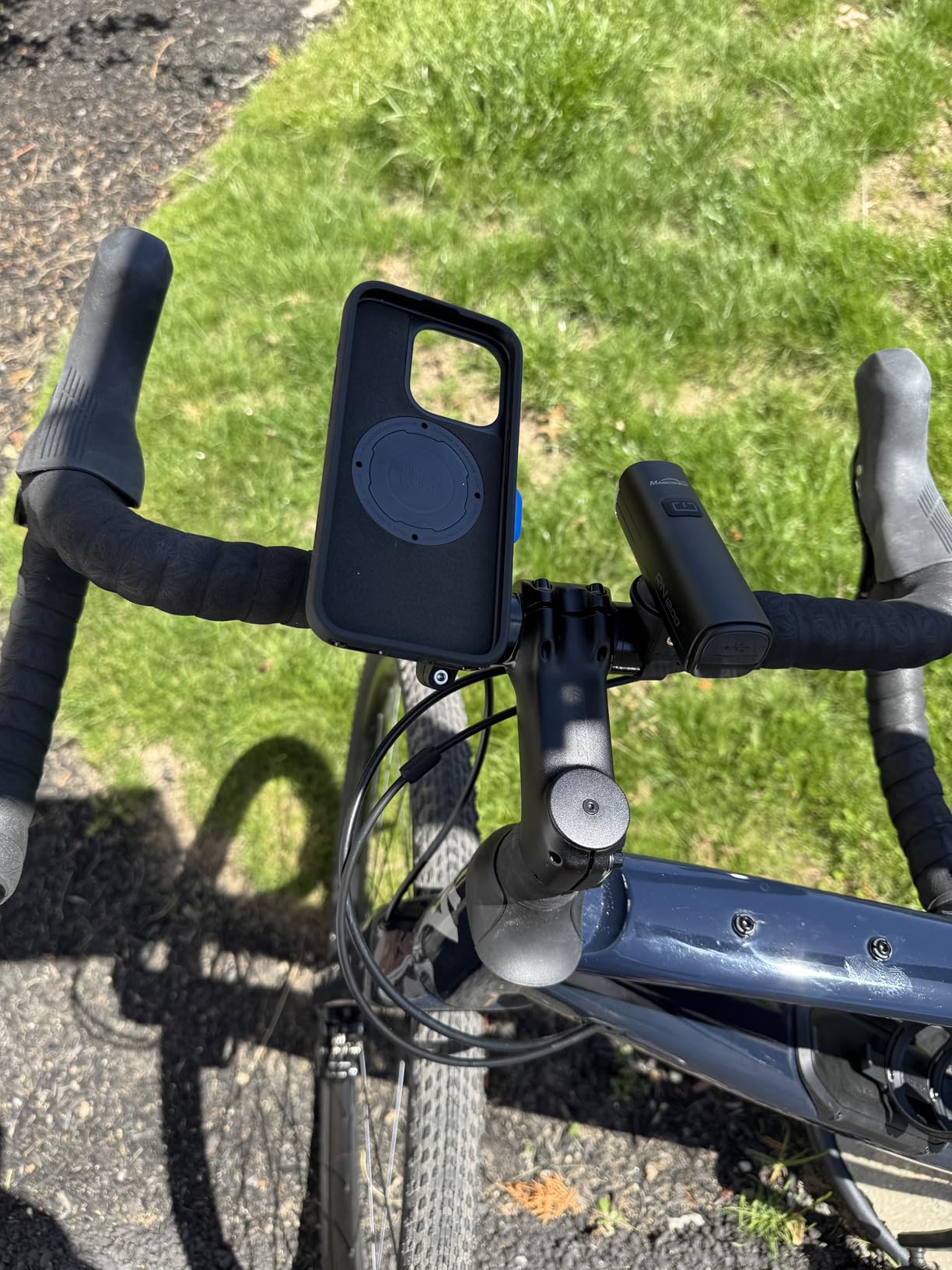 Magicshine Bike Light RN 1200, CREE LED, IPX7, 4000mAh Battery Type-C Reverse Charging, Powerful Bike Headlight customer photo 1