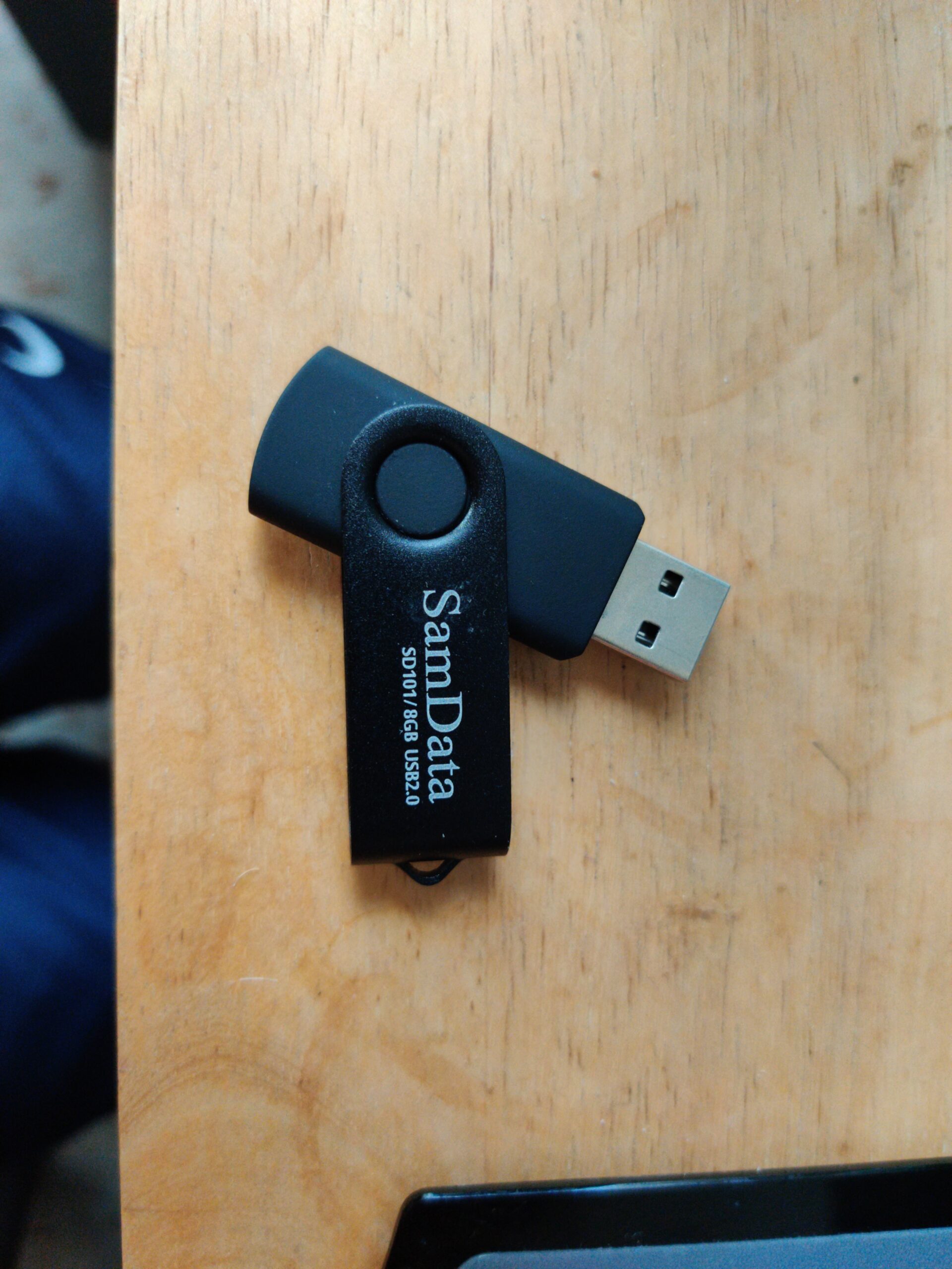 SamData USB Flash Drive 8GB 1 Pack USB 2.0 Thumb Drive Swivel Memory Stick Data Storage Jump Drive (Black, 8GB-1Pack) customer photo 2