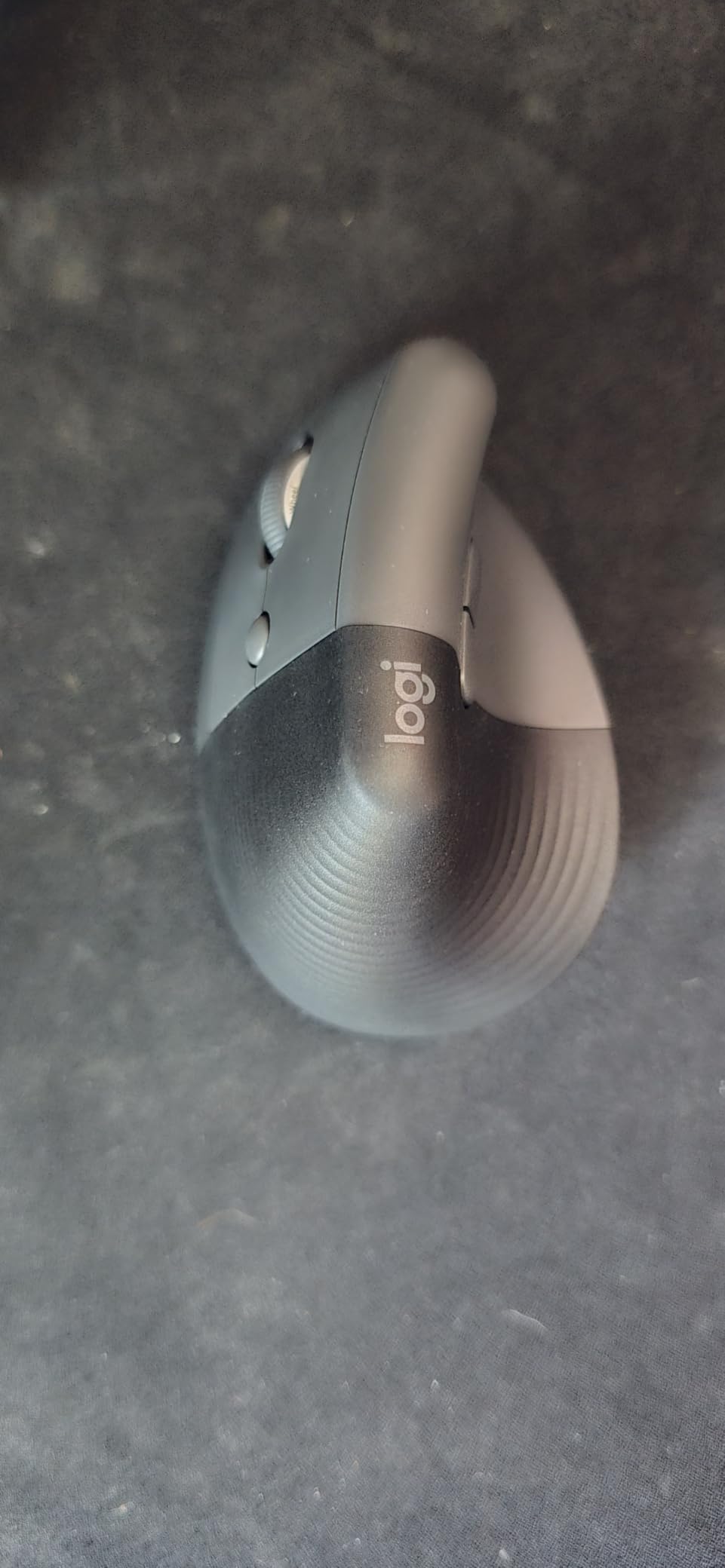 Logitech Lift Vertical Ergonomic Mouse, Wireless, Bluetooth or Logi Bolt USB Receiver, Quiet clicks, 6 Buttons, Compatible with Windows/macOS/iPadOS, Laptop, PC - Rose customer photo 1