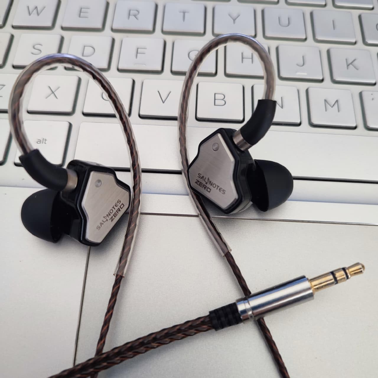 Linsoul 7Hz Salnotes Zero HiFi 10mm Dynamic Driver in-Ear Earphone IEM with Metal Composite Diaphragm Stainless Steel Faceplate Detachable 2Pin OFC Cable (Blue, Without Mic) customer photo 2