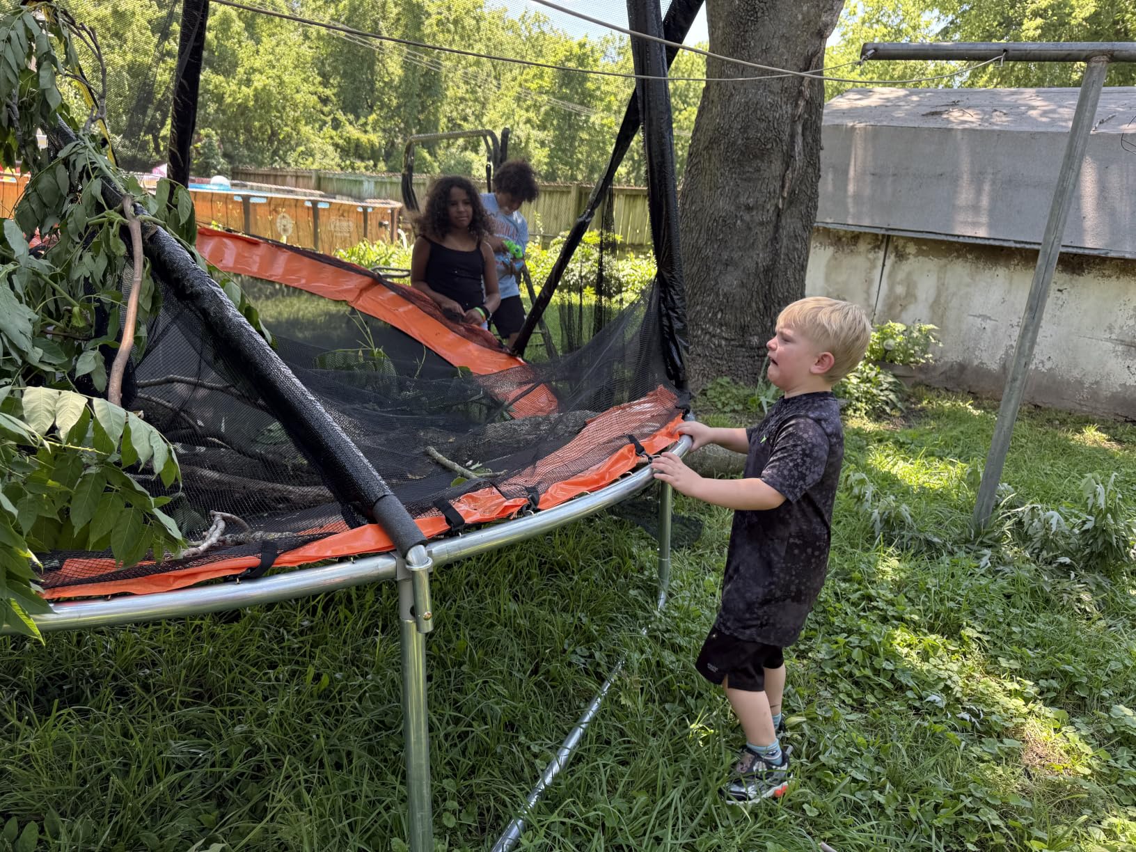 AOTOB Trampoline with Safety Enclosure Net, Outdoor Trampoline with Basketball Hoop, Heavy Duty Jumping Mat and Spring Cover Padding customer photo 2