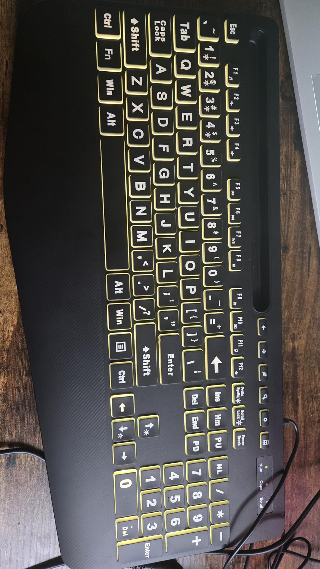 SABLUTE K21 Pro Large Print Backlit Keyboard, Wired USB Computer Keyboards with 7-Colors Backlight, Wrist Rest, Phone Holder, Oversized Letter Keys customer photo 1