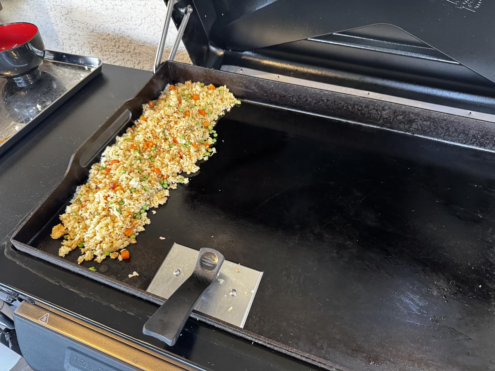 Traeger Grills Flatrock, 33 Inch Flat Top Griddle, Outdoor Gas Grill with 3-Zone TruZone Cooking, Even Heat, Fuel Sensor, and EZ-Clean Grease Management customer photo 2