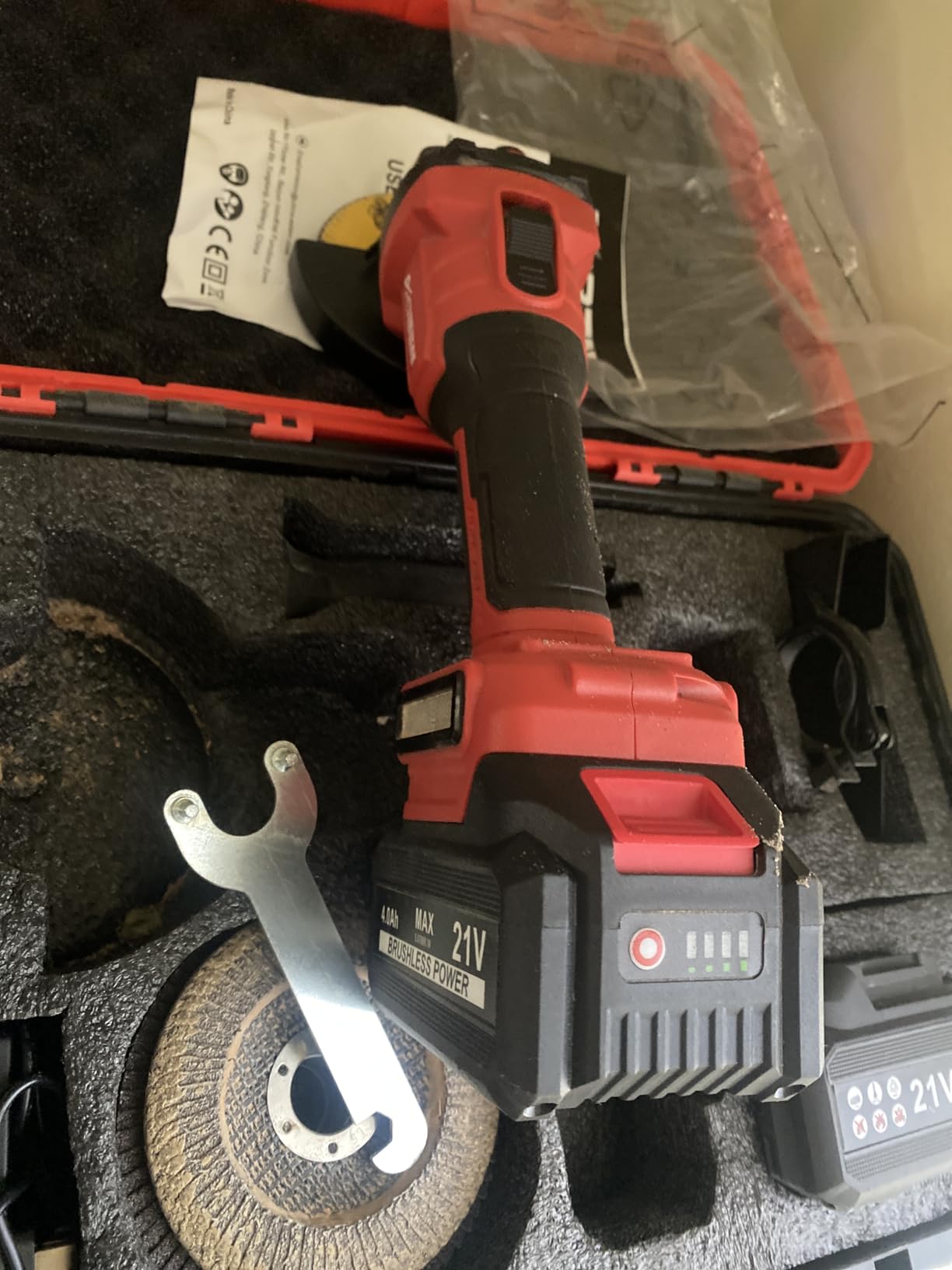 AOBEN Cordless Angle Grinder 4-1/2 inch, 21V Battery Grinder Kit, Power Electric Cut Off Tool, Brushless Motor, 2x4.0Ah Battery & Charger customer photo 1