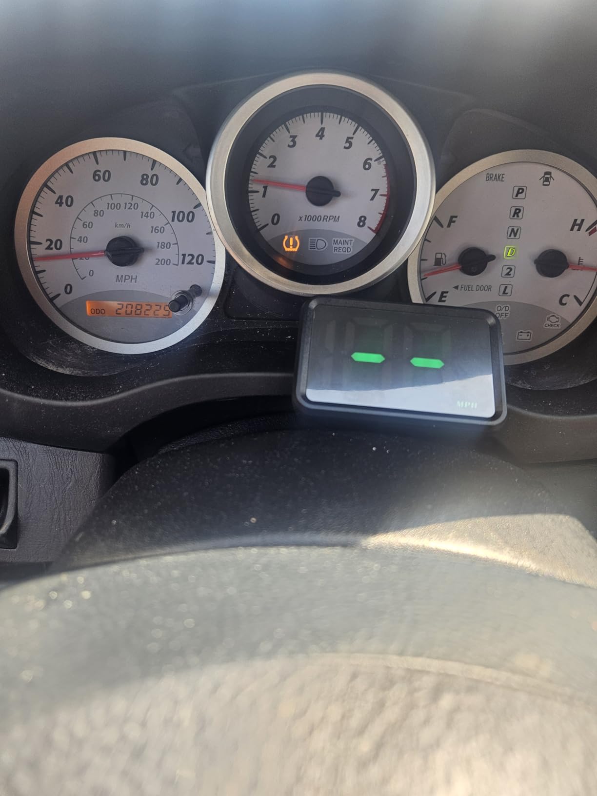 Heads Up Display for Cars Windshield with MPH Speed,HUD Display Digital Speedometer for Car Used USB Plug,Universal GPS Speedometer for Car Accessories Fit for Cars SUVs Trucks customer photo 1