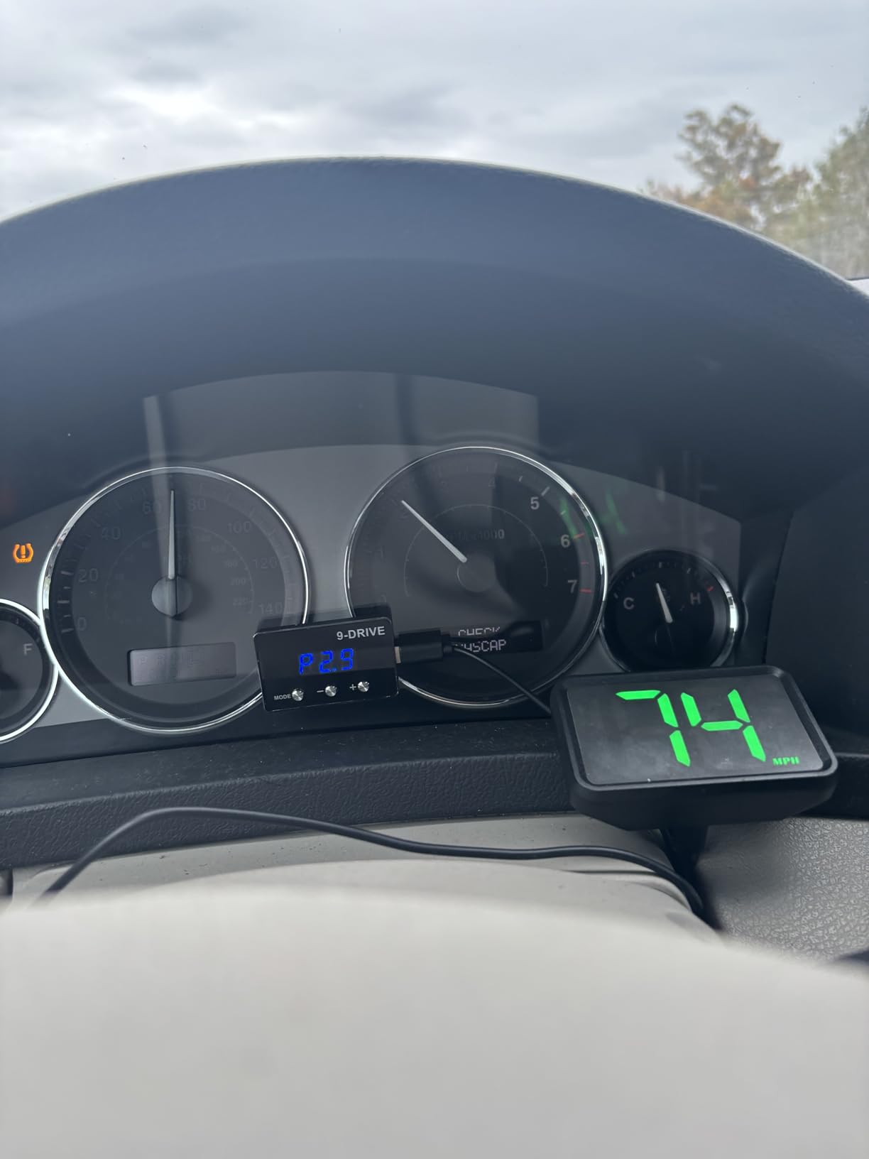 Heads Up Display for Cars Windshield with MPH Speed,HUD Display Digital Speedometer for Car Used USB Plug,Universal GPS Speedometer for Car Accessories Fit for Cars SUVs Trucks customer photo 2