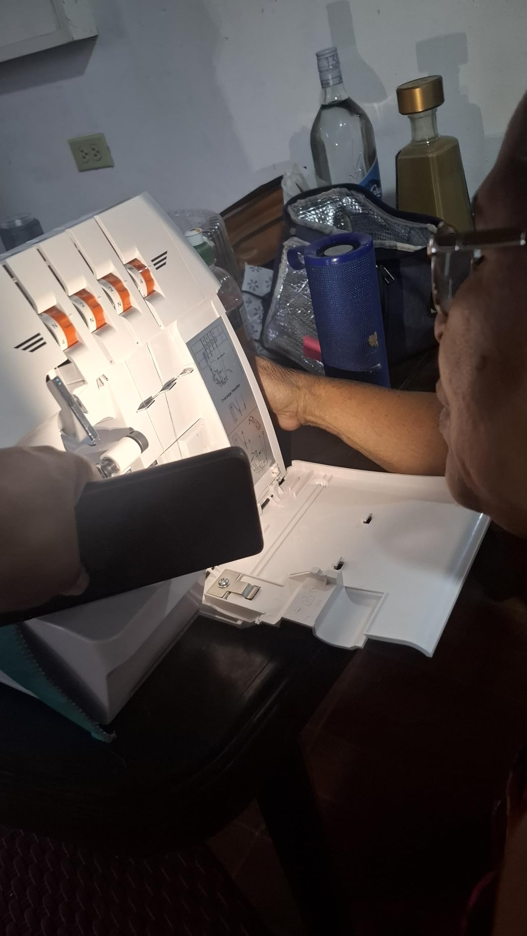 Lumina Moda Serger Overlock Machine with 2-3-4 Stitch Capability, Heavy-Duty Metal Frame 1250 Stitches/Minute, Differential Feed, Free Arm & LED Light customer photo 1