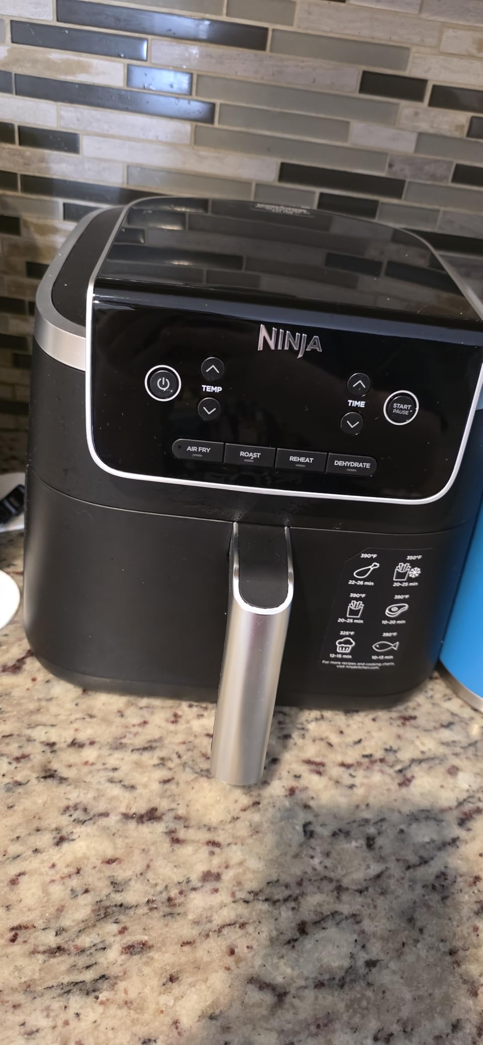 Ninja Air Fryer | 5 QT Capacity fit up to 4lbs of Fries | 5-in-1 Air Fry, Bake, Roast, Reheat, & Dehydrate | 400F | Air Crisp Technology | 1750 Watts | Nonstick Basket & Crisper Plate | Grey | AF142 customer photo 2
