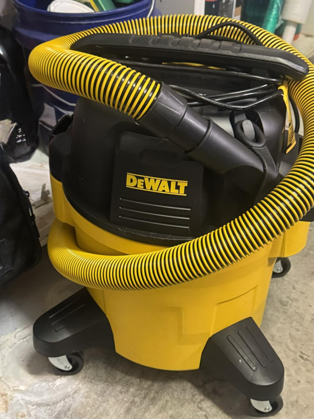 DEWALT 6-Gallon STEALTHSONIC Ultra Quiet Poly Shop Vacuum Wet and Dry with 6 Dust Bags, 5 Peak HP Noise Reduction Wet/Dry Vac for Jobsite, Workshop, and Garage, DXV06P-QTB customer photo 1