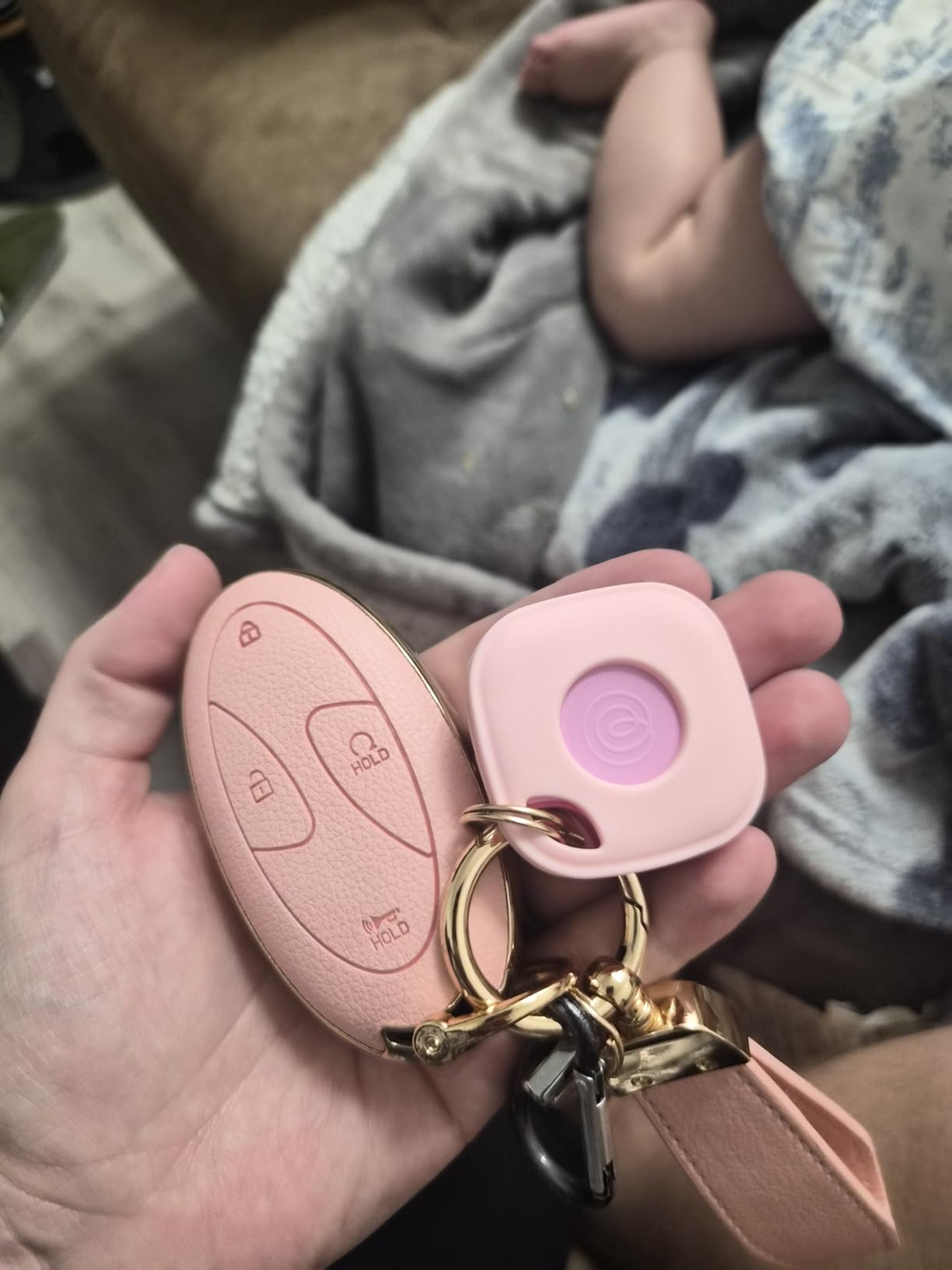 Tile by Life360 Mate - Bluetooth Tracker, Keys Finder and Item Locator for Keys, Bags and More. Phone Finder. Both iOS and Android Compatible. 4-Pack (Colors) customer photo 1